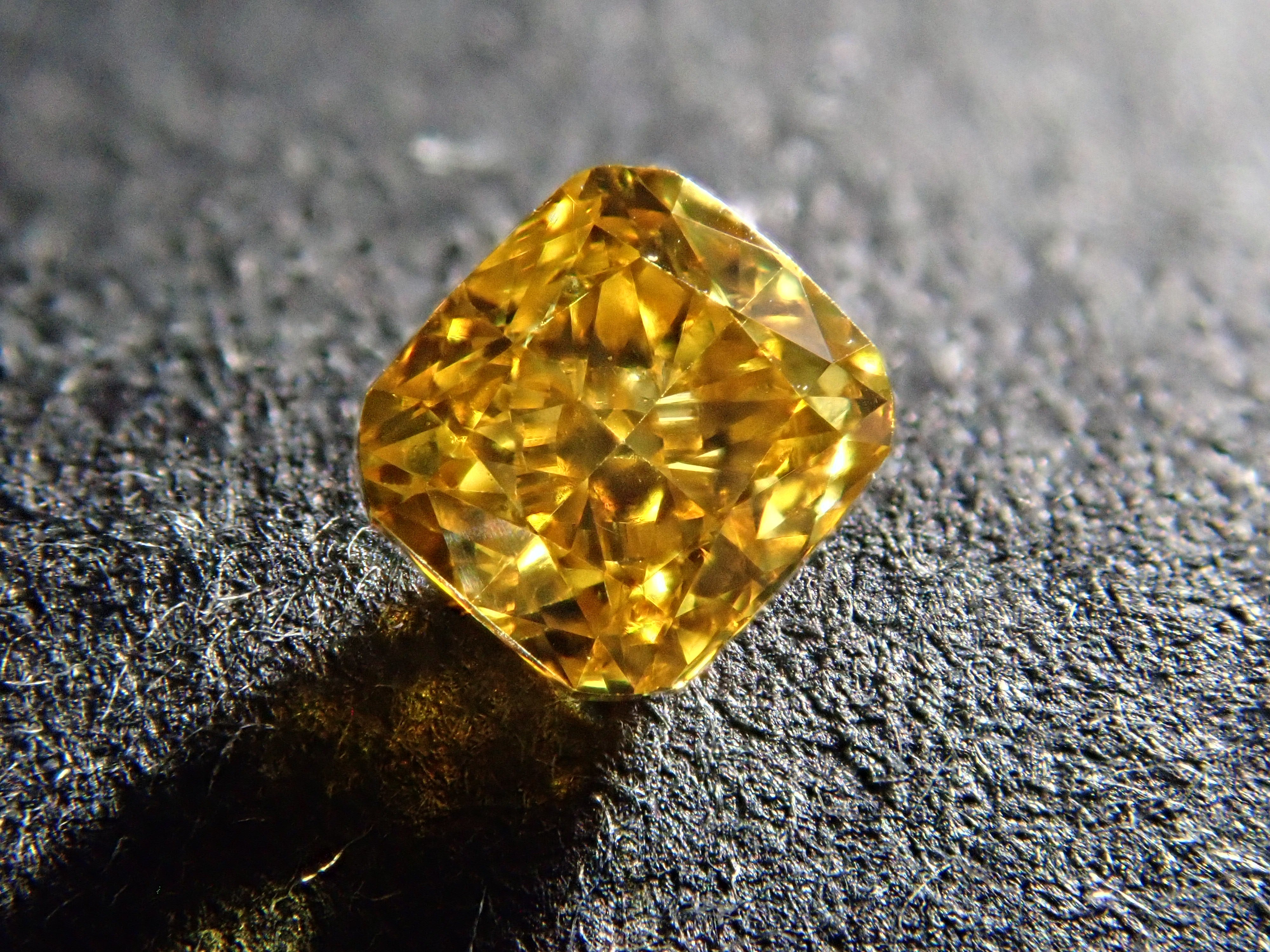 Yellow diamond 0.212ct loose (FANCY DEEP ORANGY YELLOW