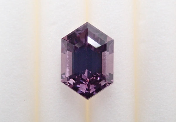 [桑傑先生] 紫色尖晶石 0.648 克拉散裝