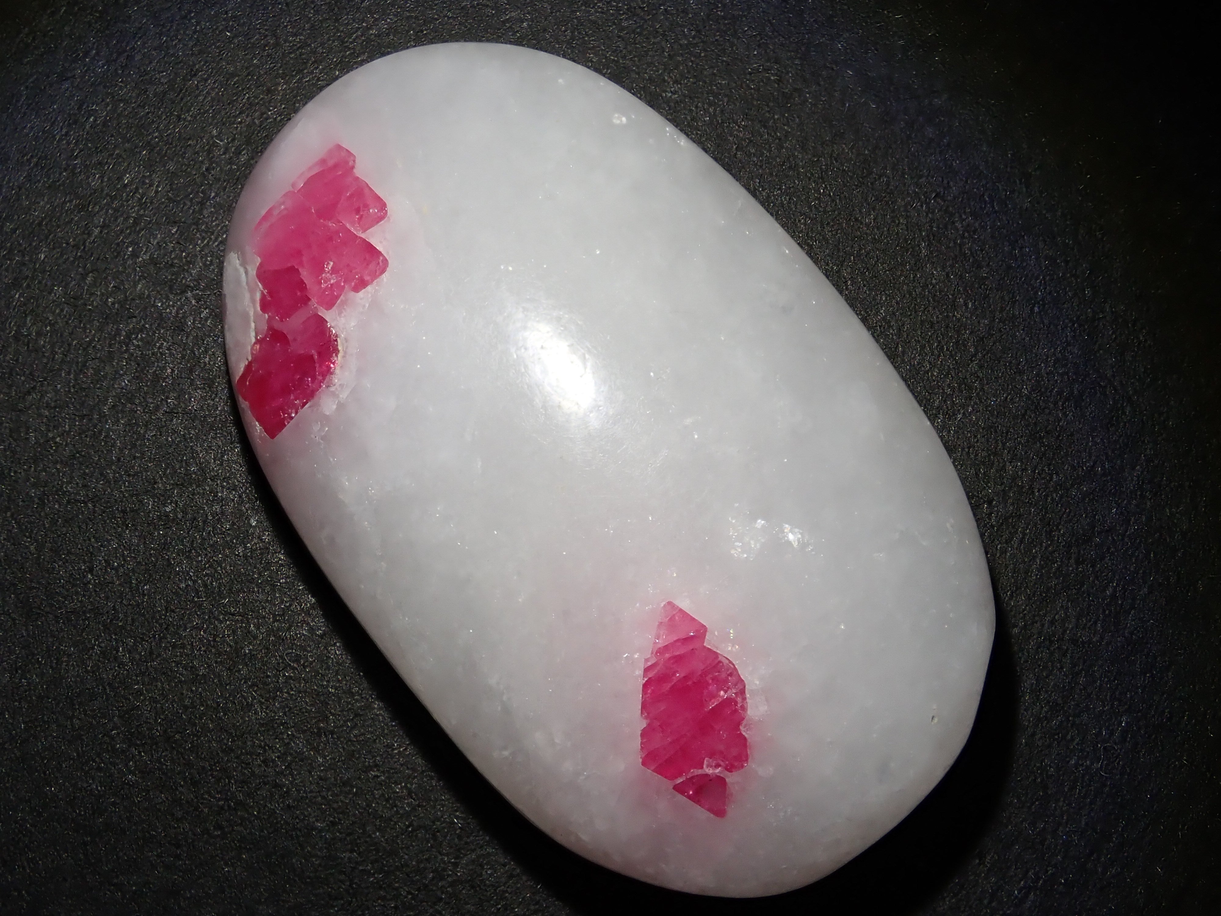 [12/6 22:00] Myanmar Spinel in Marble 61.204ct Loose Stone