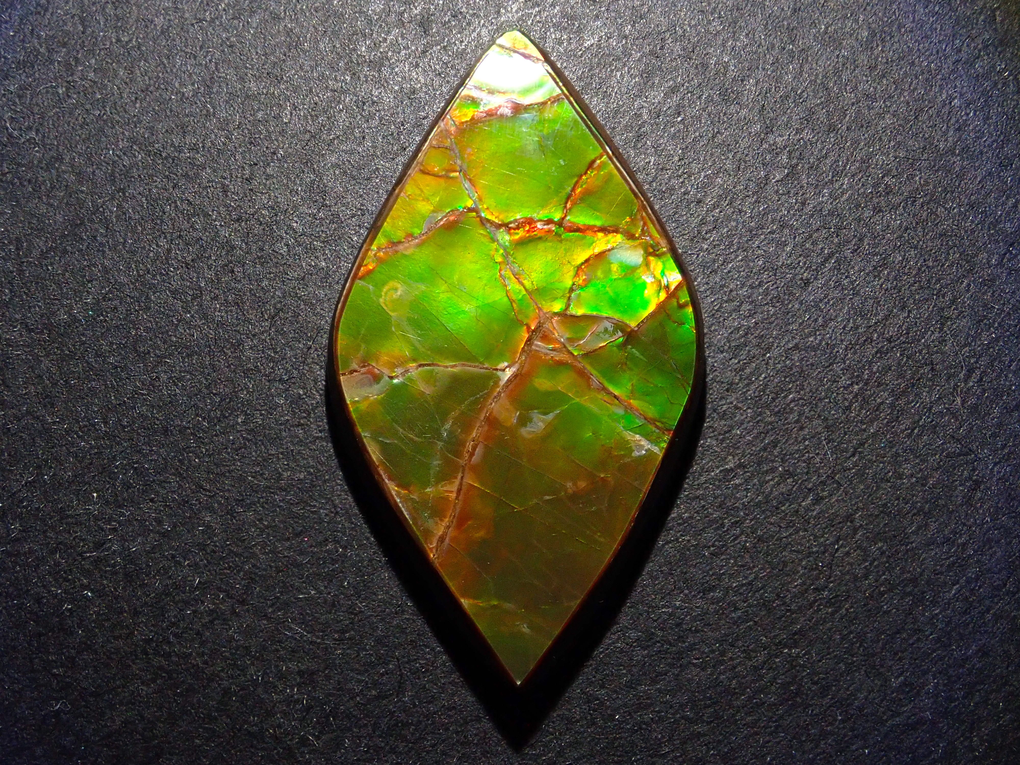 【12/25 22時販売】カナダ産アンモライト 17.043ctルース