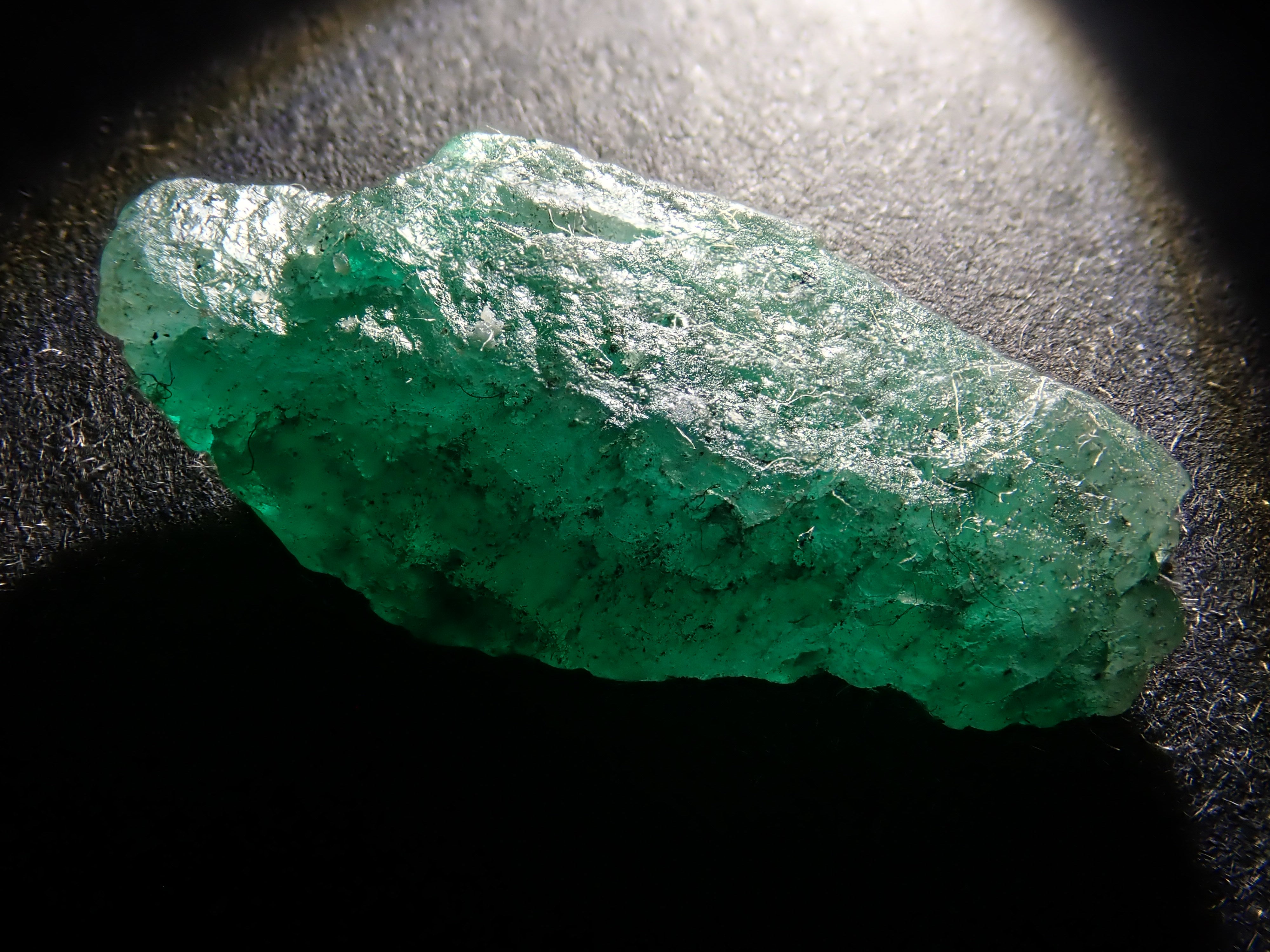 【12/20 22時販売】コロンビア産エメラルド 5.895ct原石