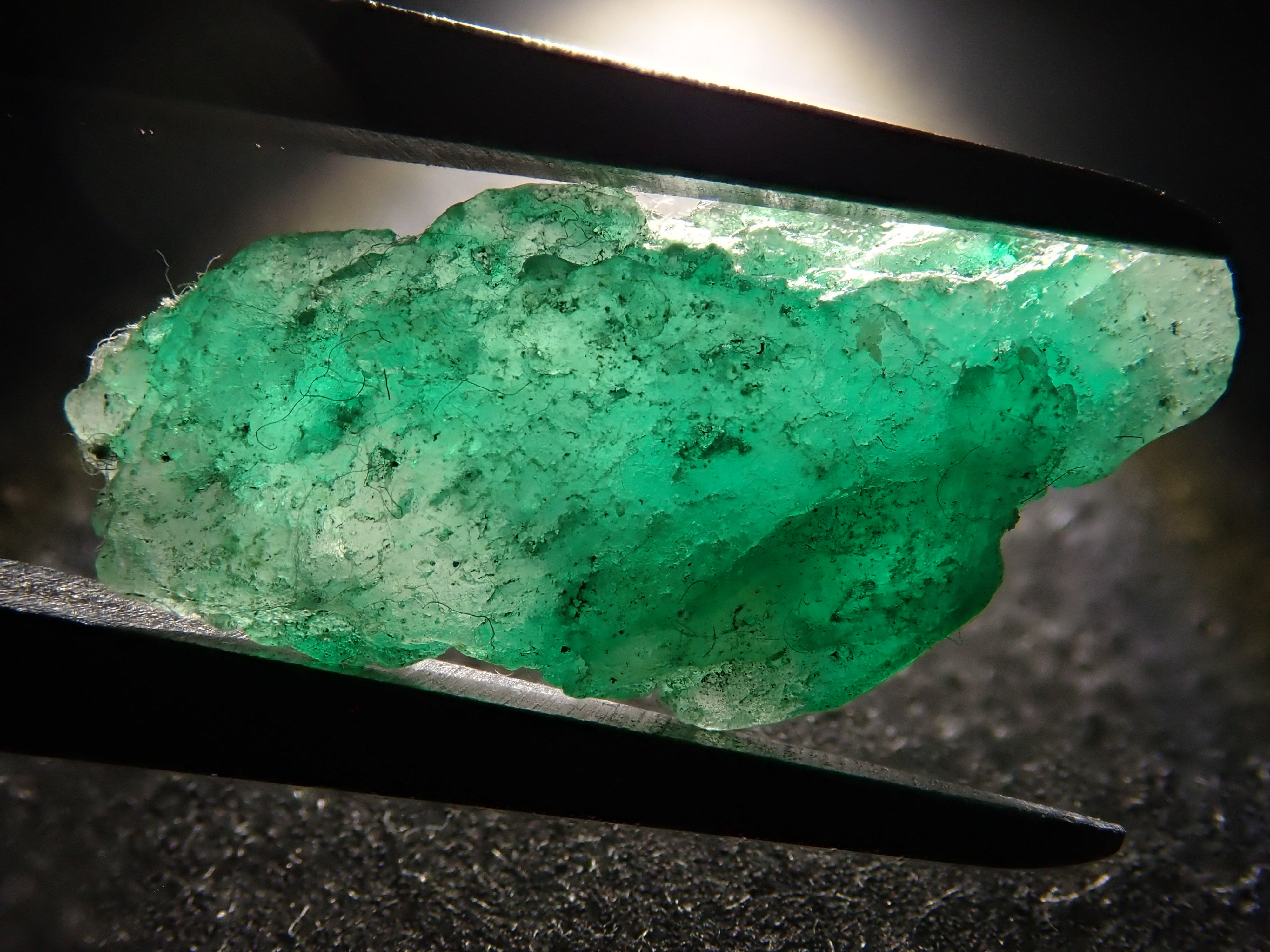 コロンビア産エメラルド 5.895ct原石 コロンビア産エメラルド 5.895ct原石