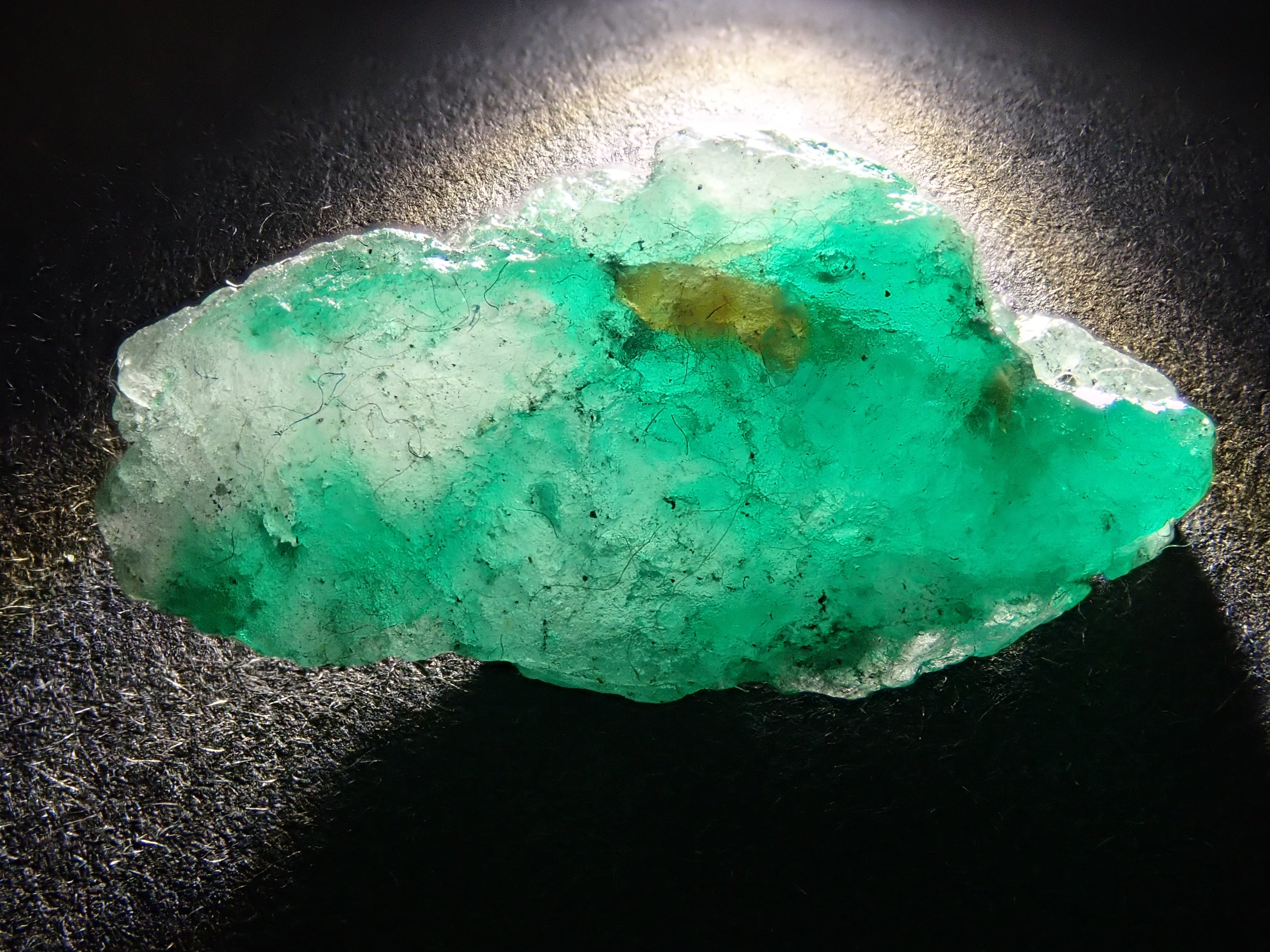 エメラルド　原石　② コロンビア産エメラルド 2.680ct原石