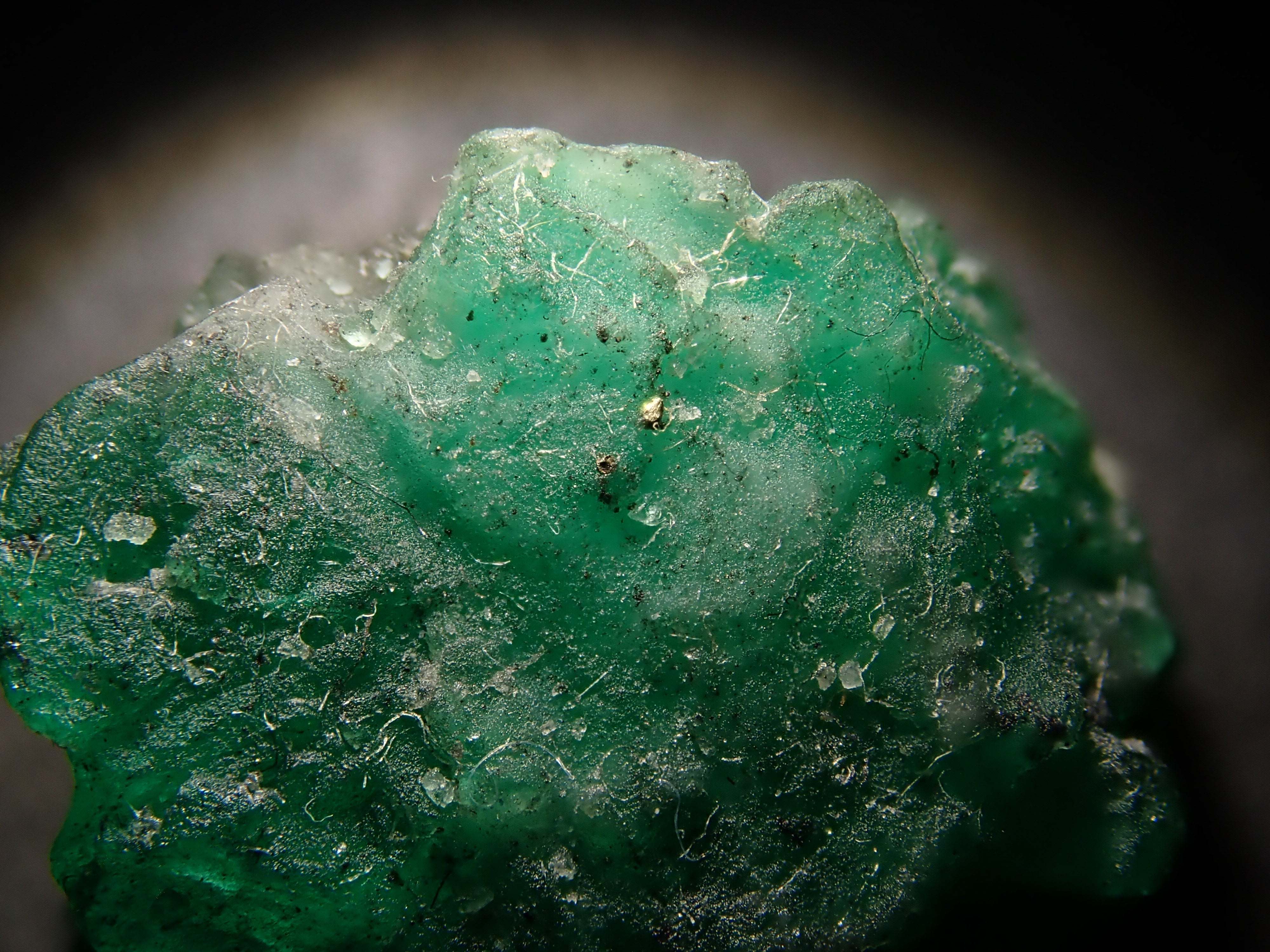 コロンビア産エメラルド 6.933ct原石