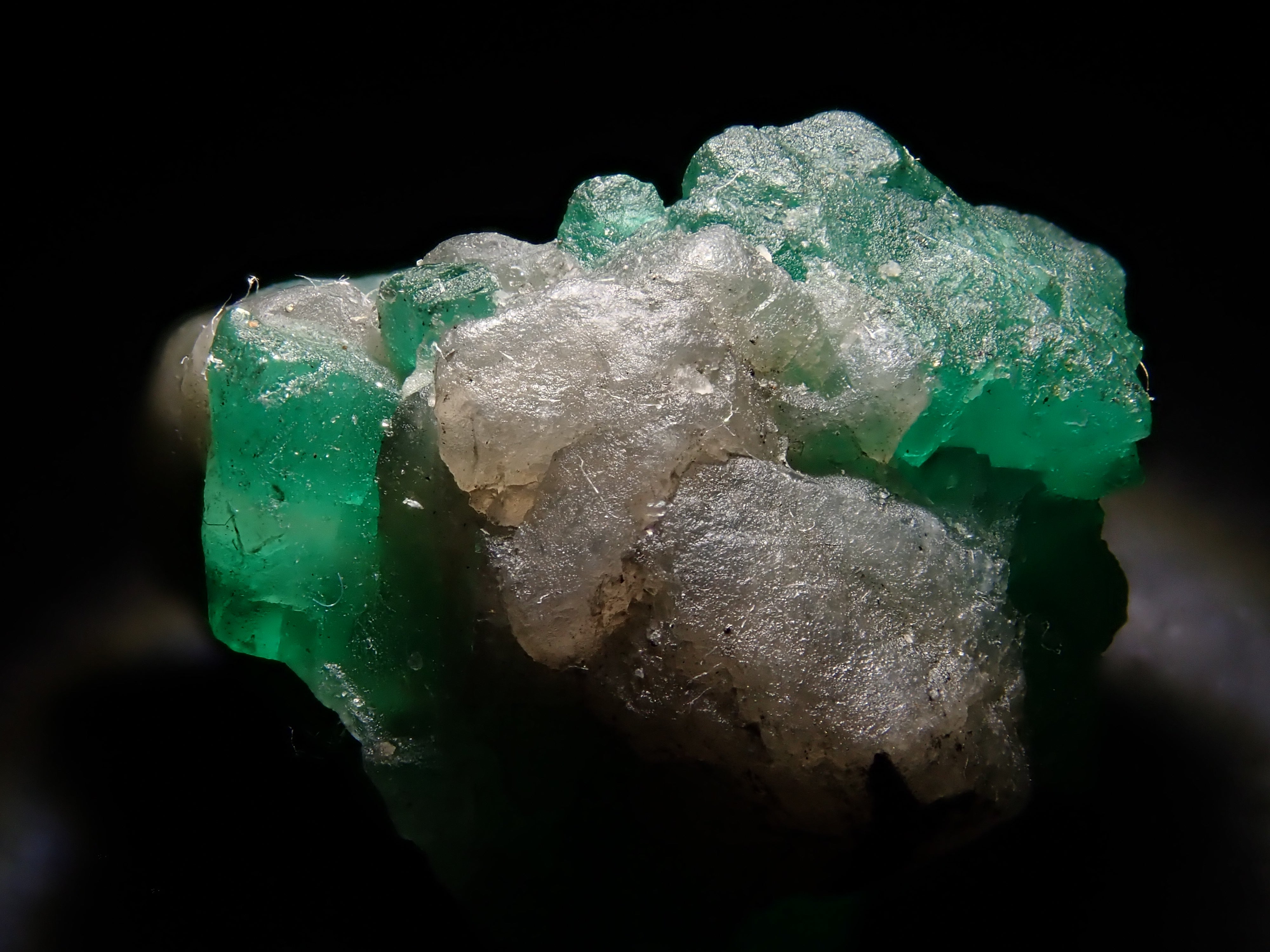 【12/20 22時販売】コロンビア産エメラルド 7.924ct原石