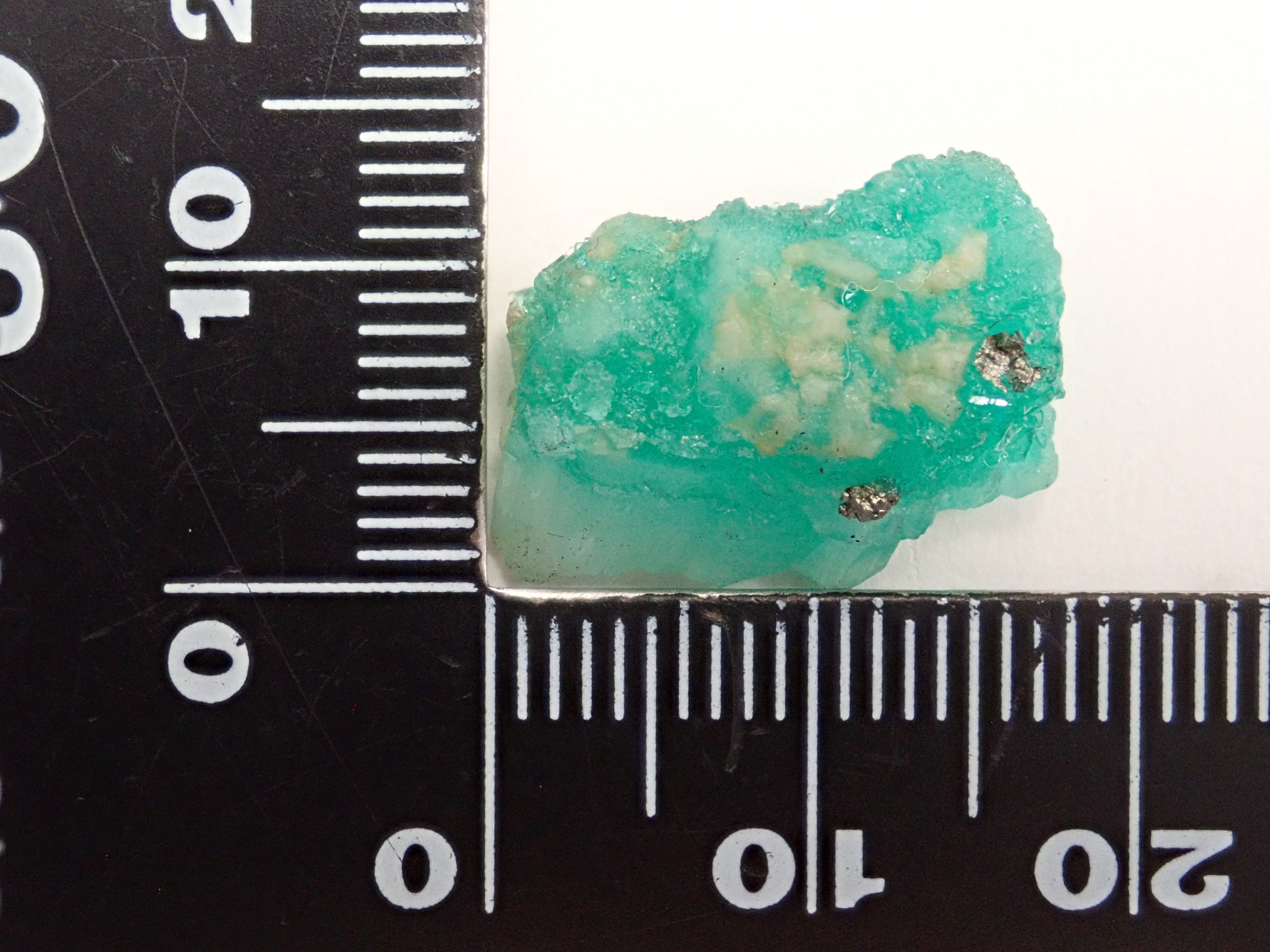 【12/9 22時販売】コロンビア産エメラルド 11.155ct原石（パイライト付き）