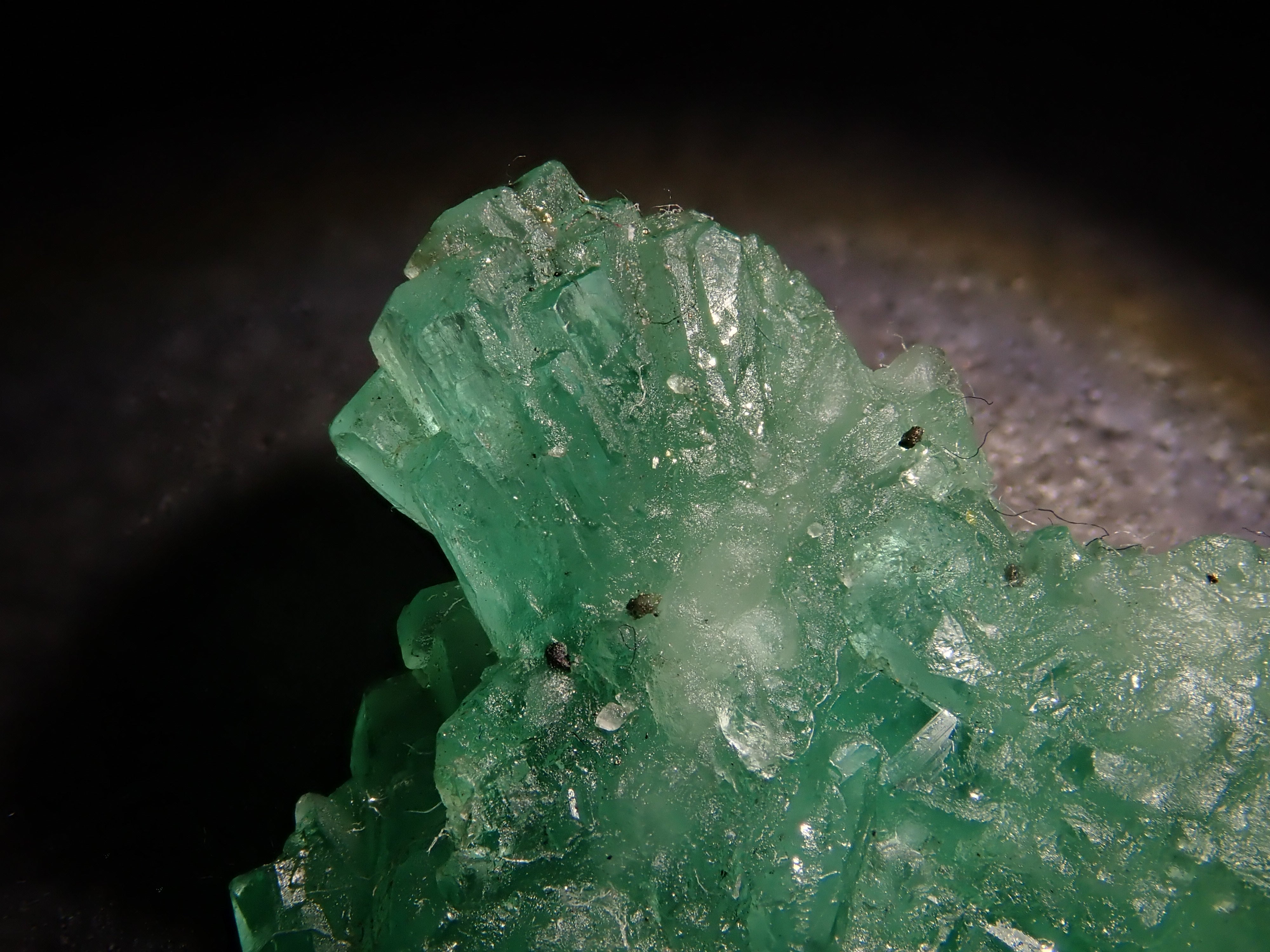 [12/20 22:00 Sale] Colombian Emerald Rough Stone 13.577ct