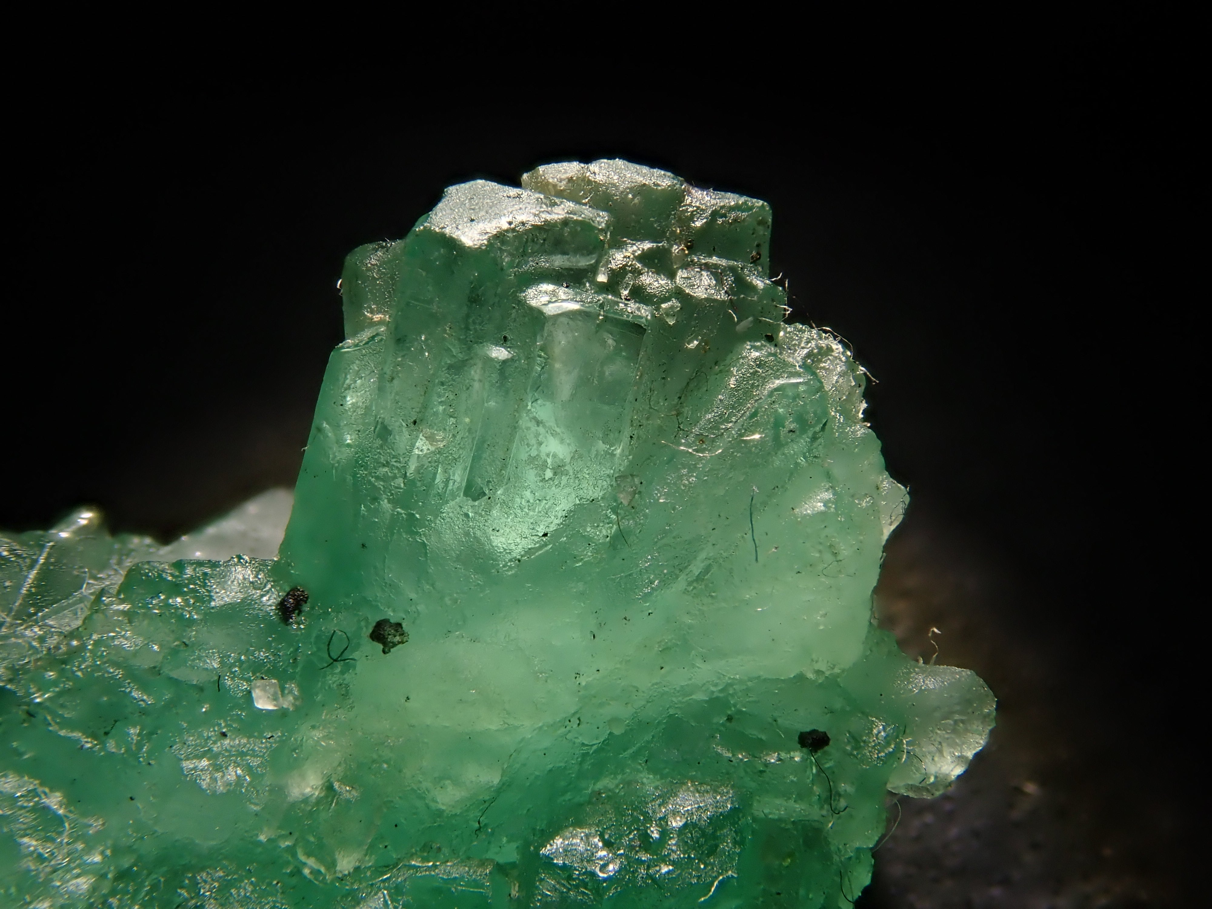 [12/20 22:00 Sale] Colombian Emerald Rough Stone 13.577ct