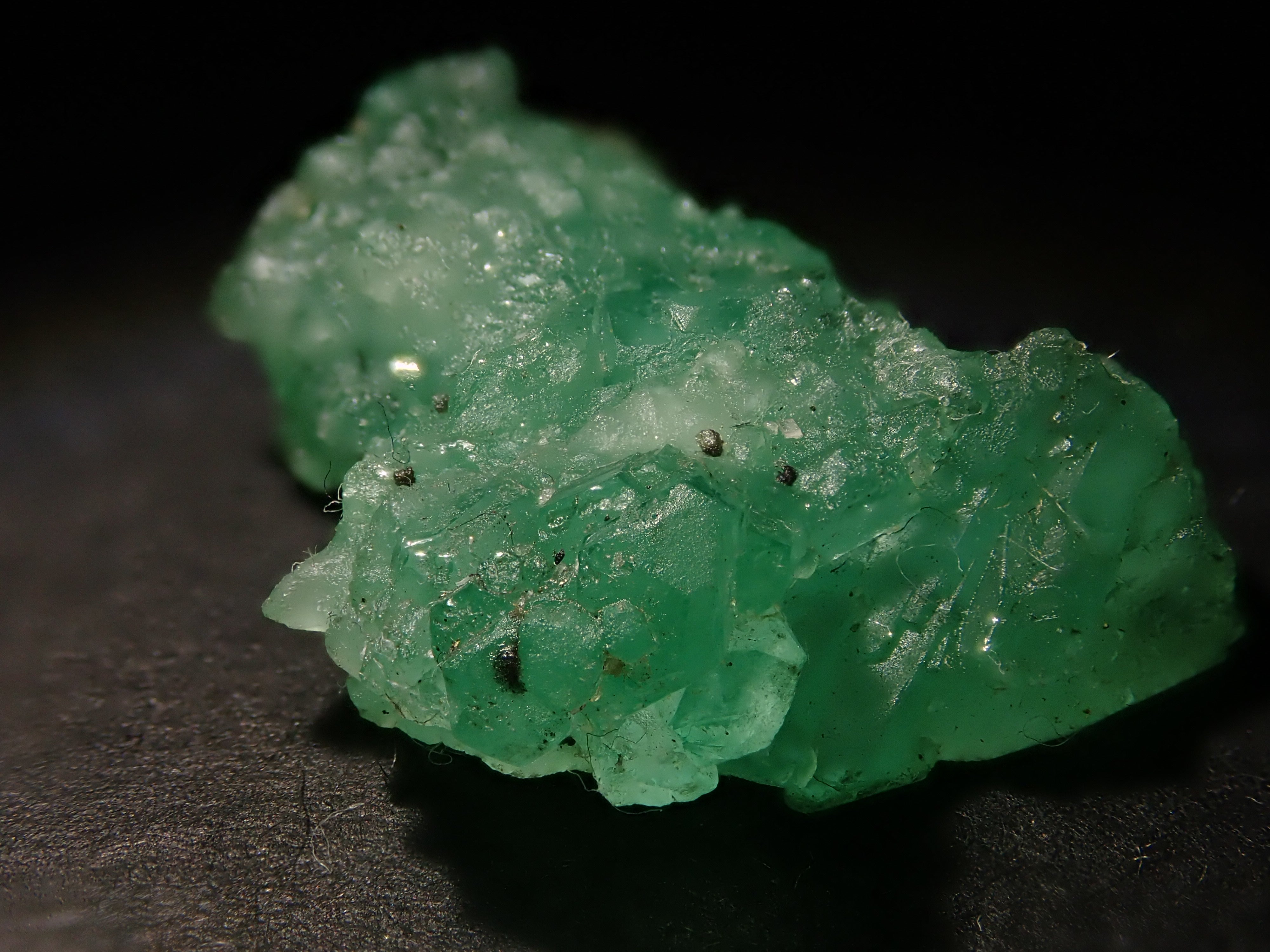 [12/20 22:00 Sale] Colombian Emerald Rough Stone 13.577ct