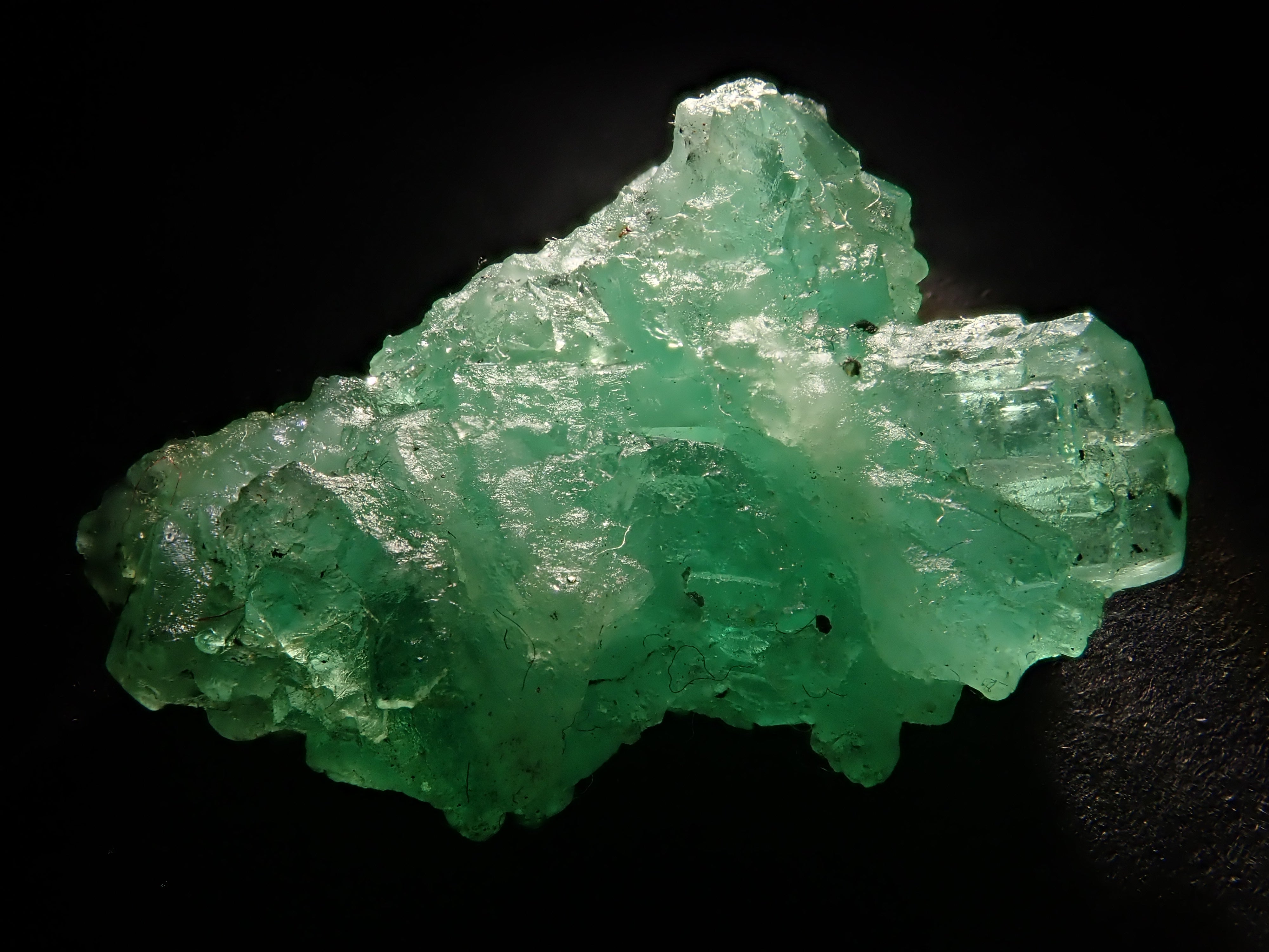 [12/20 22:00 Sale] Colombian Emerald Rough Stone 13.577ct