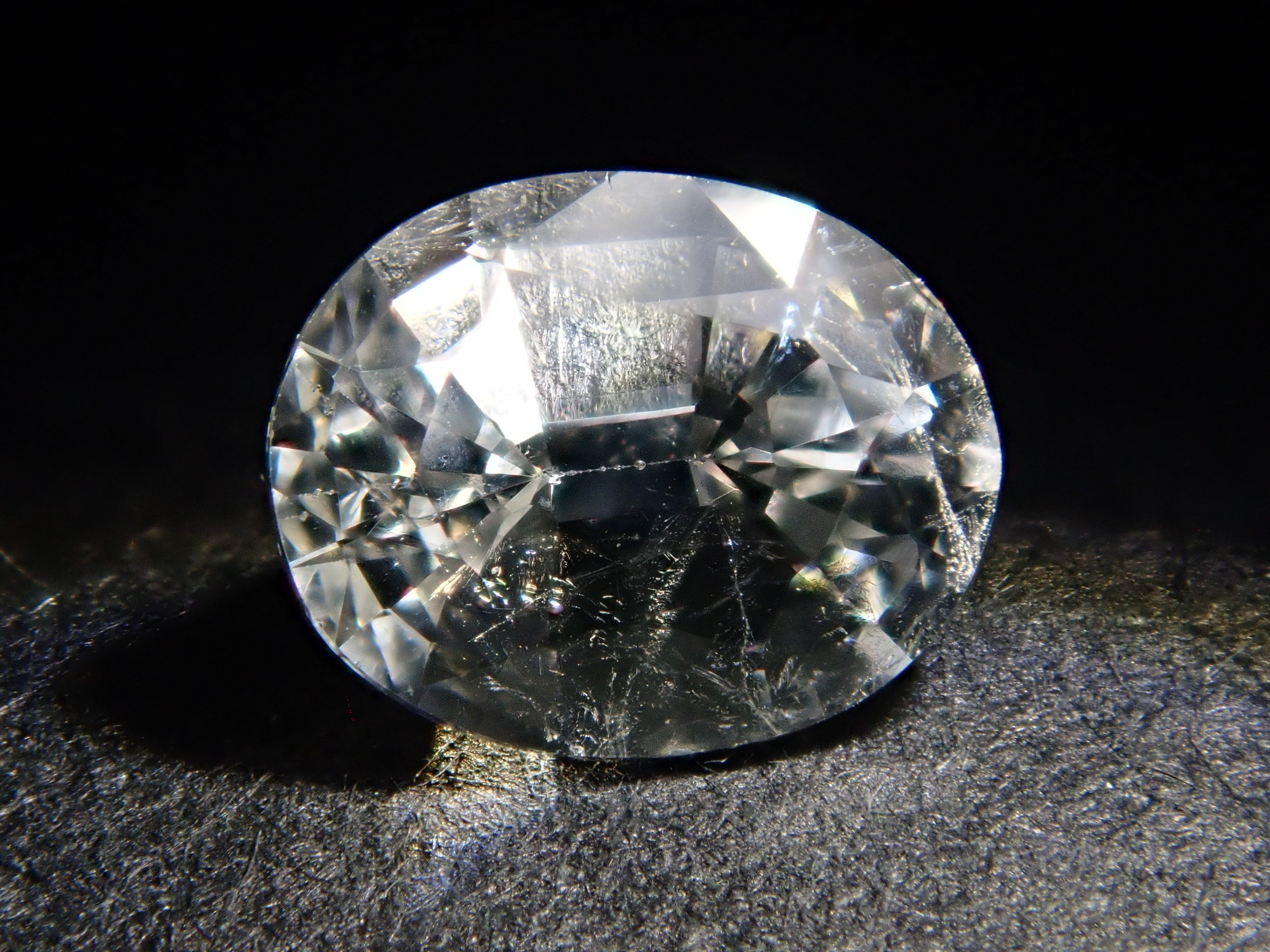 【12/21 22時販売】ミャンマー産リューコガーネット 0.542ctルース 鑑別書