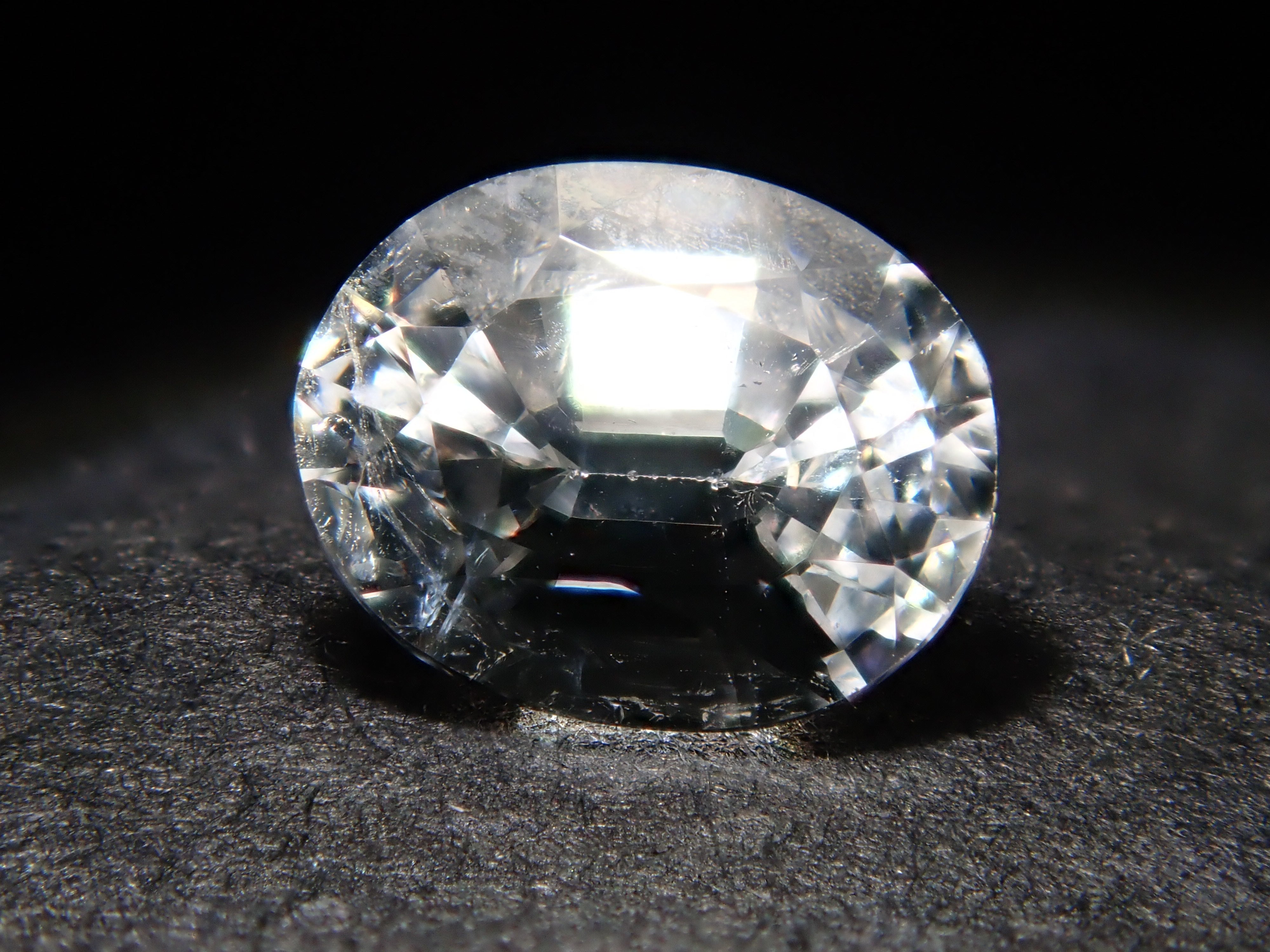 【12/21 22時販売】ミャンマー産リューコガーネット 0.542ctルース 鑑別書