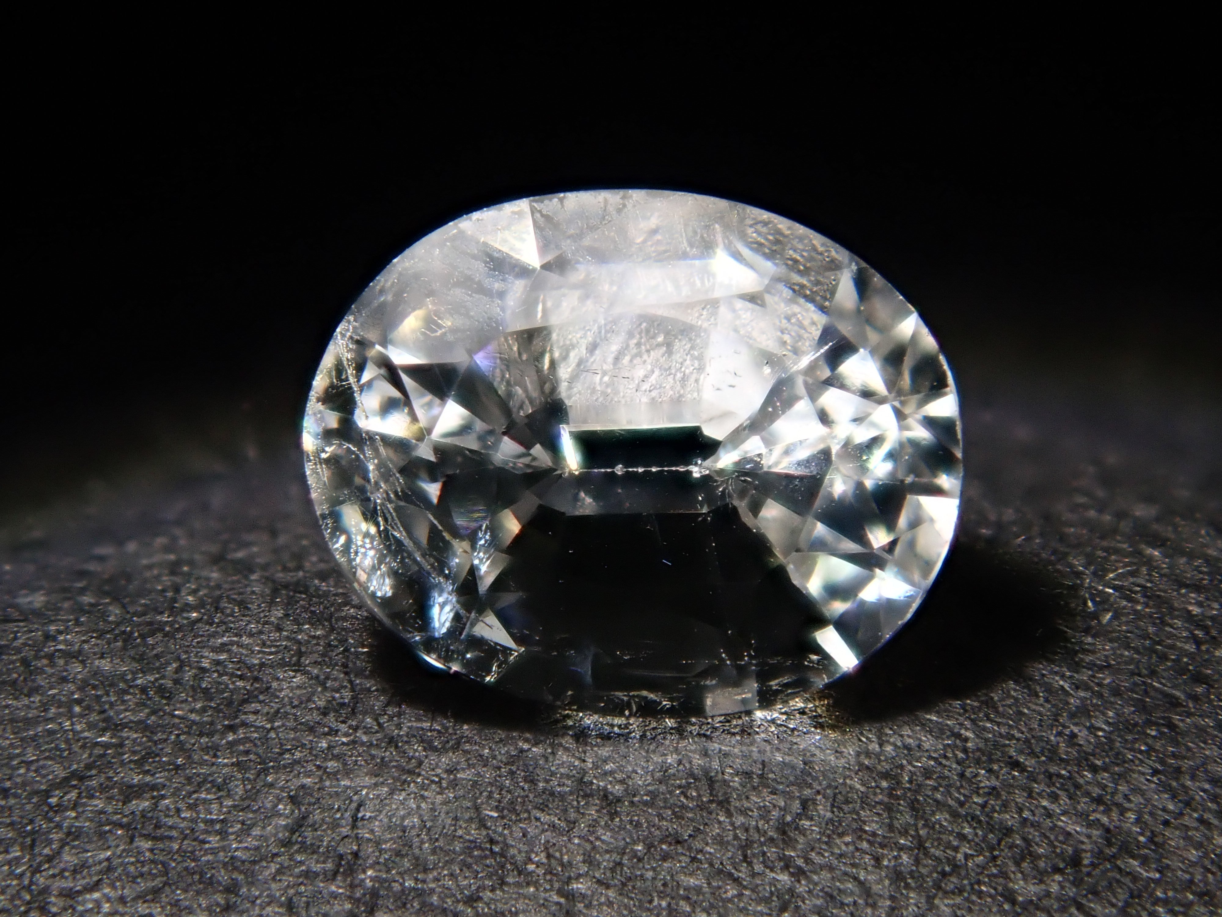 【12/21 22時販売】ミャンマー産リューコガーネット 0.542ctルース 鑑別書