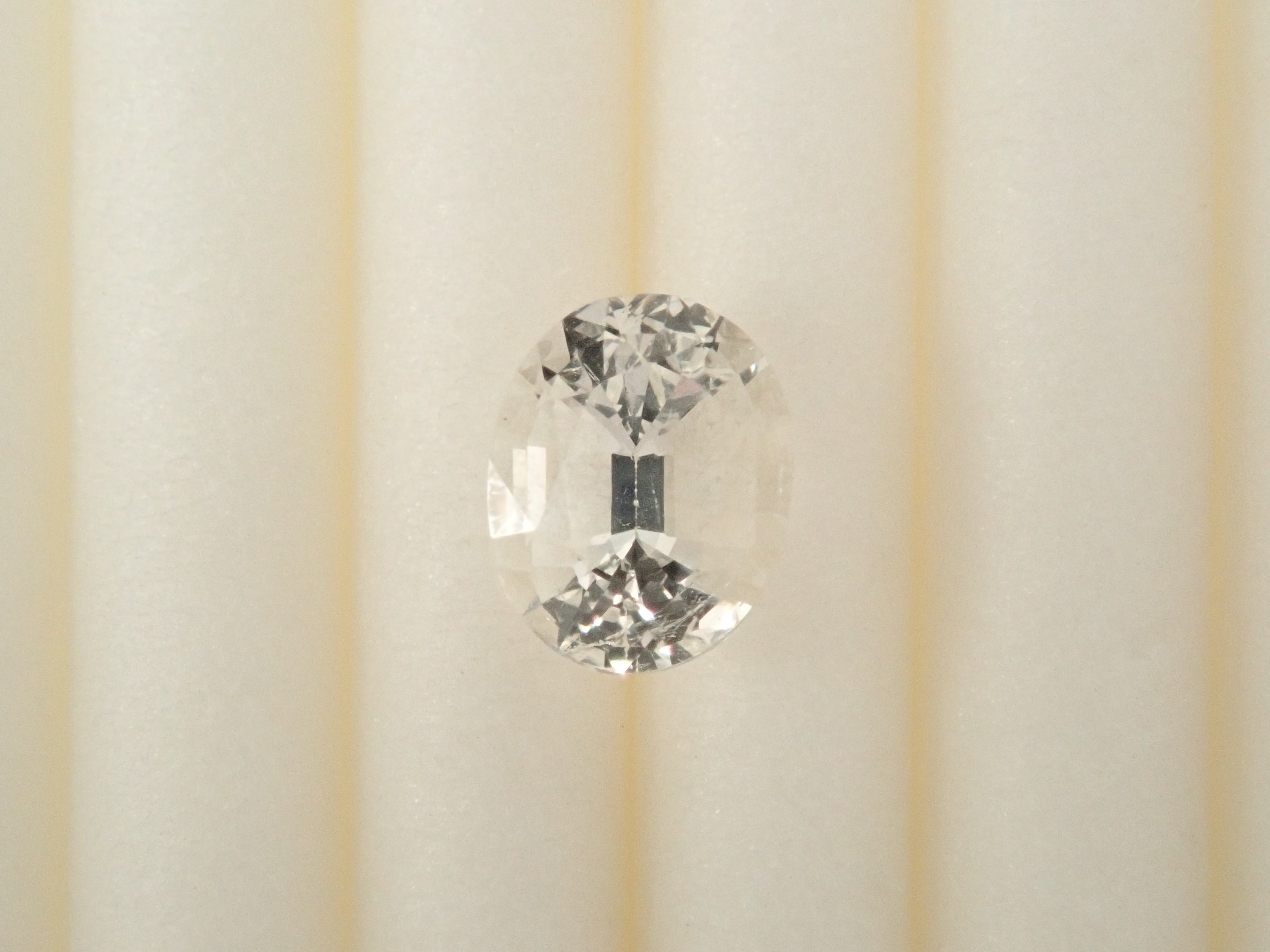 【12/21 22時販売】ミャンマー産リューコガーネット 0.542ctルース 鑑別書