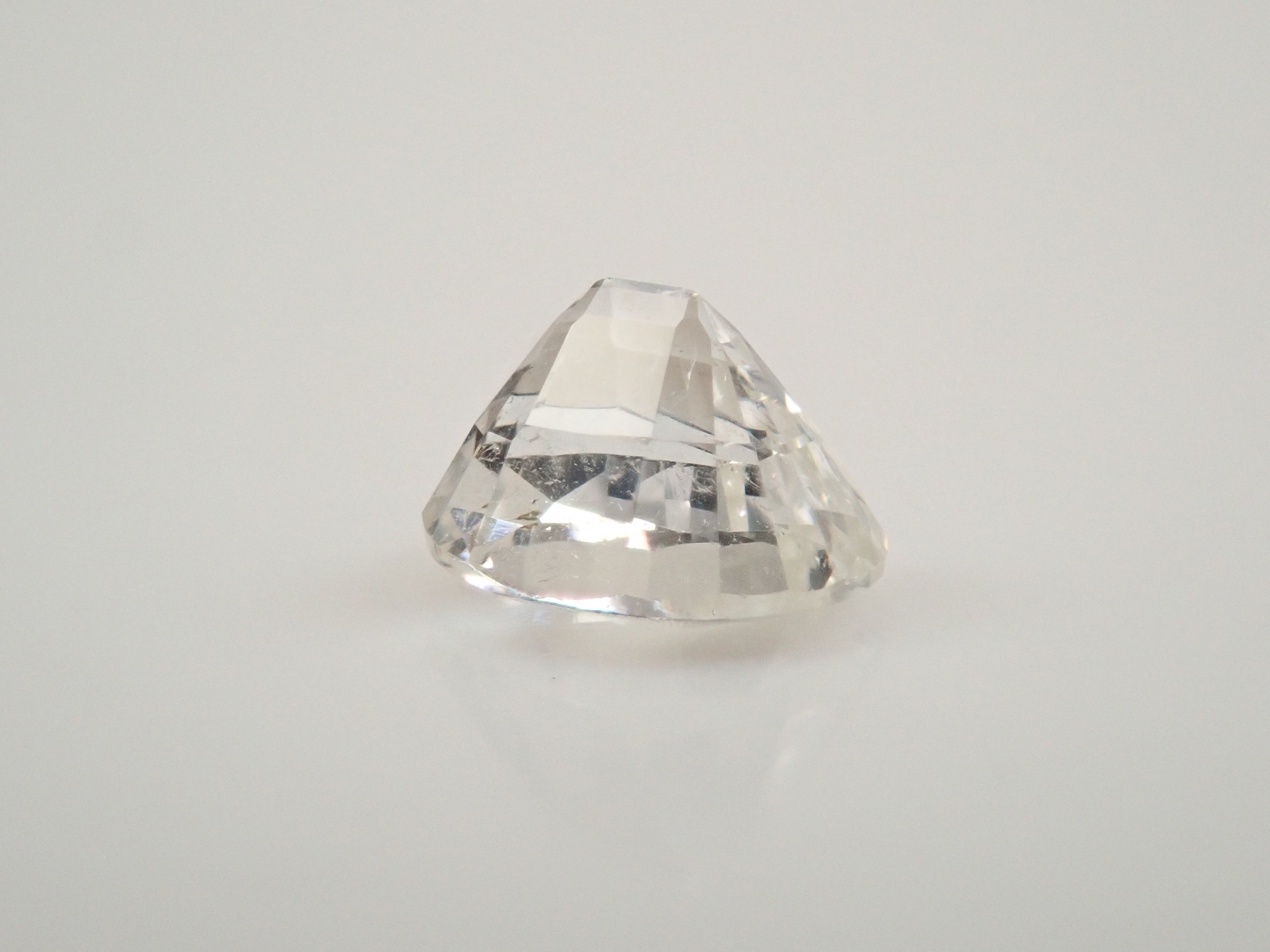 【12/21 22時販売】ミャンマー産リューコガーネット 0.542ctルース 鑑別書