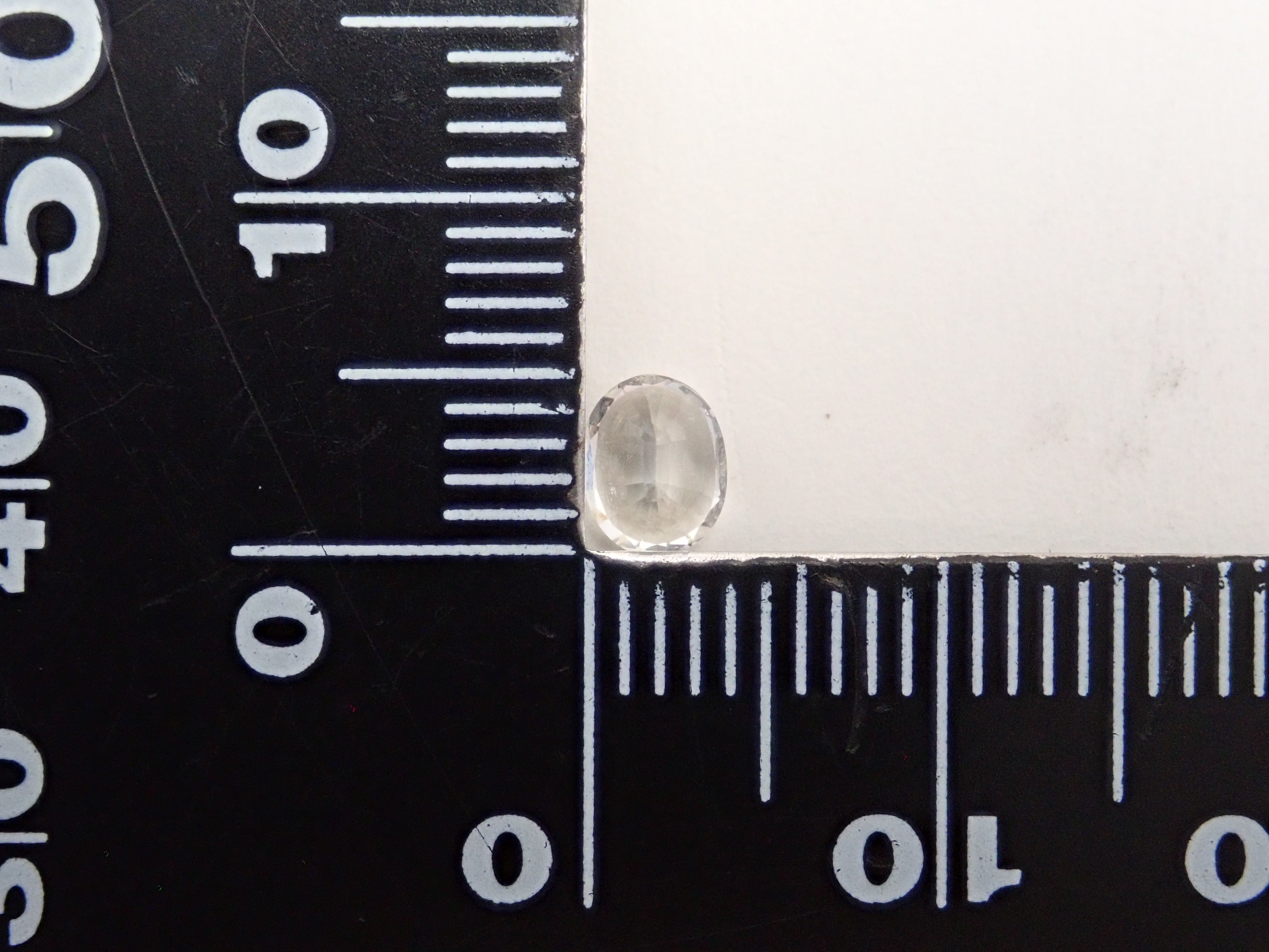 【12/21 22時販売】ミャンマー産リューコガーネット 0.542ctルース 鑑別書