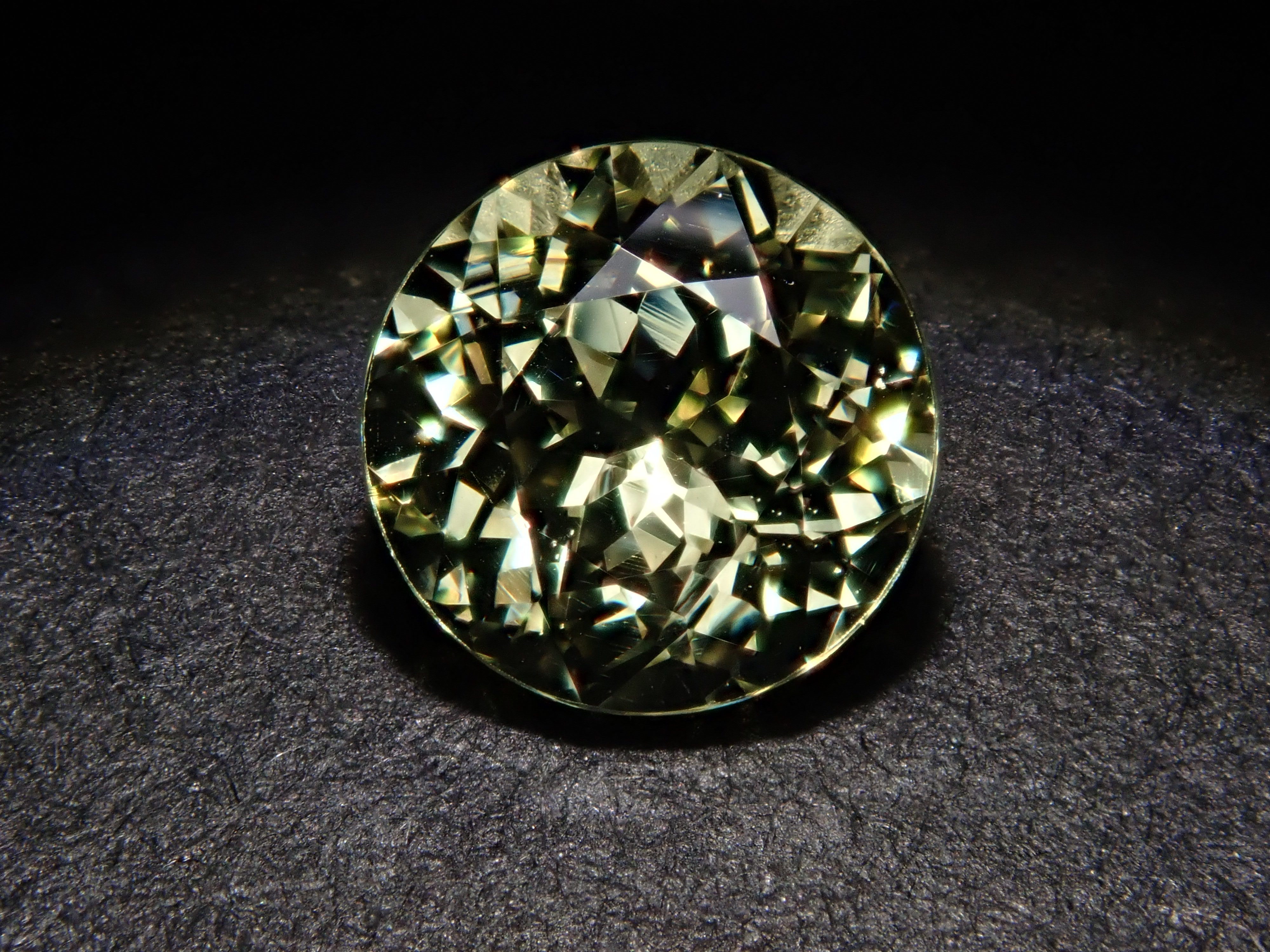 マリガーネット（グロッシュラー/アンドラダイト・ガーネット） 0.741