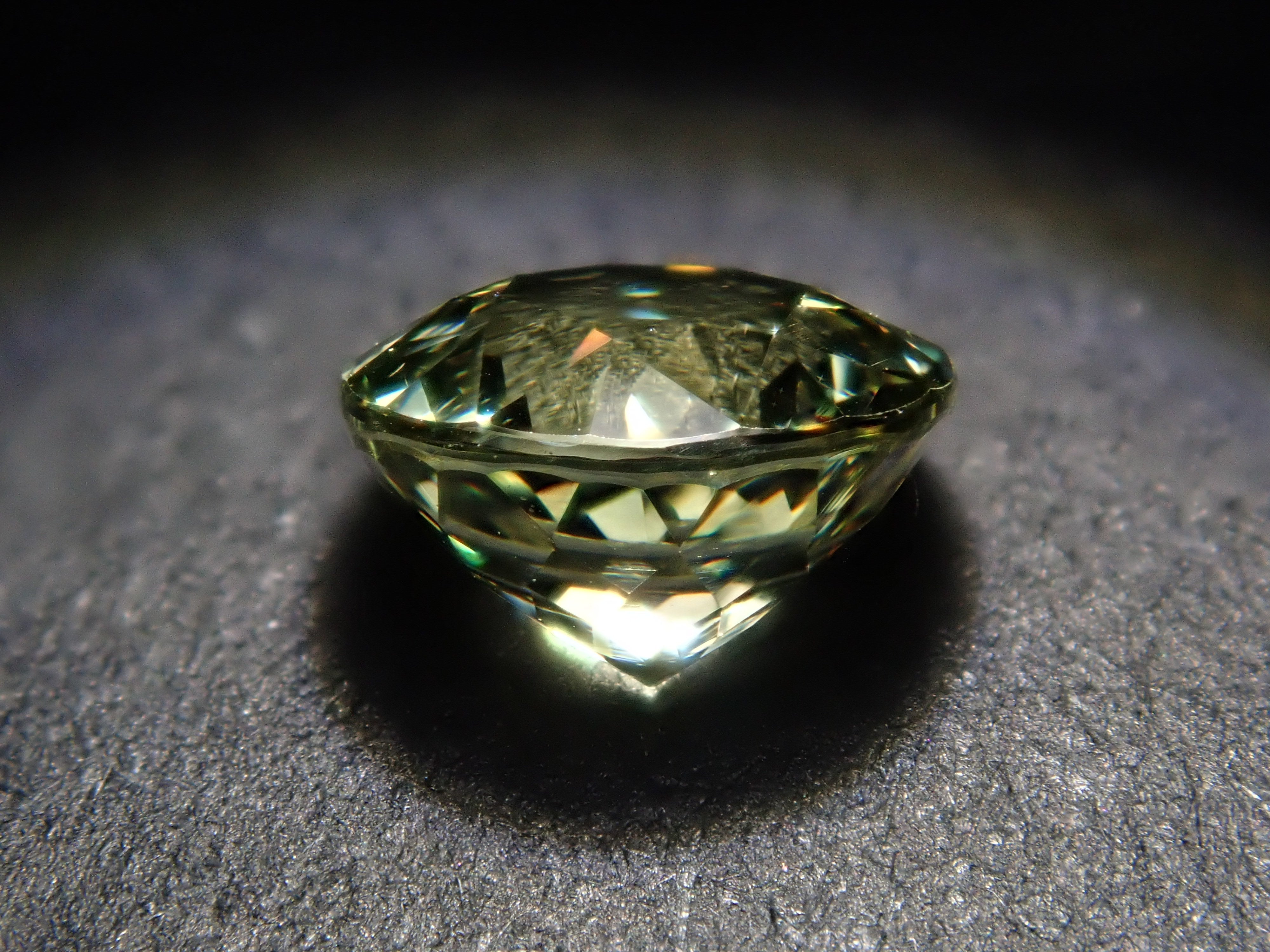 【12/12 22時販売】マリ共和国産マリガーネット（グロッシュラー/アンドラダイト・ガーネット） 0.741ctルース 鑑別書