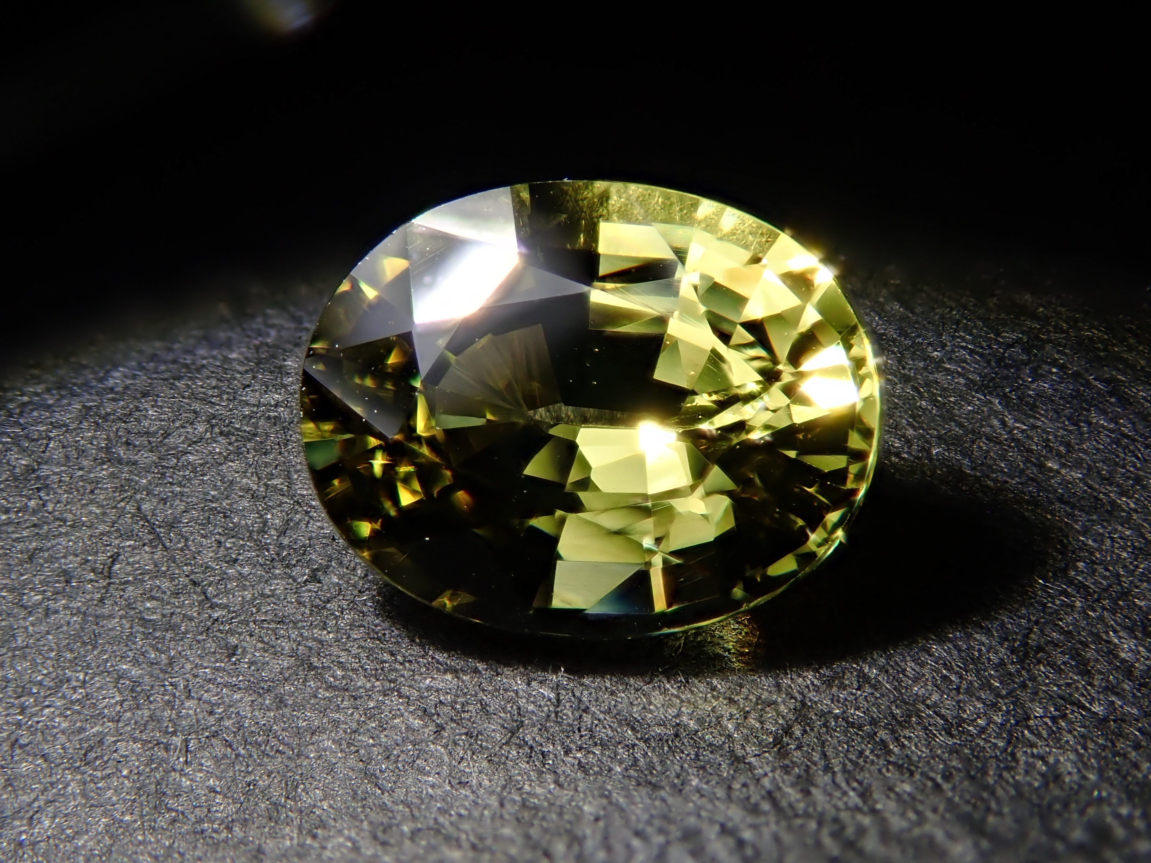 【12/12 22時販売】マリ共和国産マリガーネット（グロッシュラー/アンドラダイト・ガーネット） 0.811ctルース 鑑別書