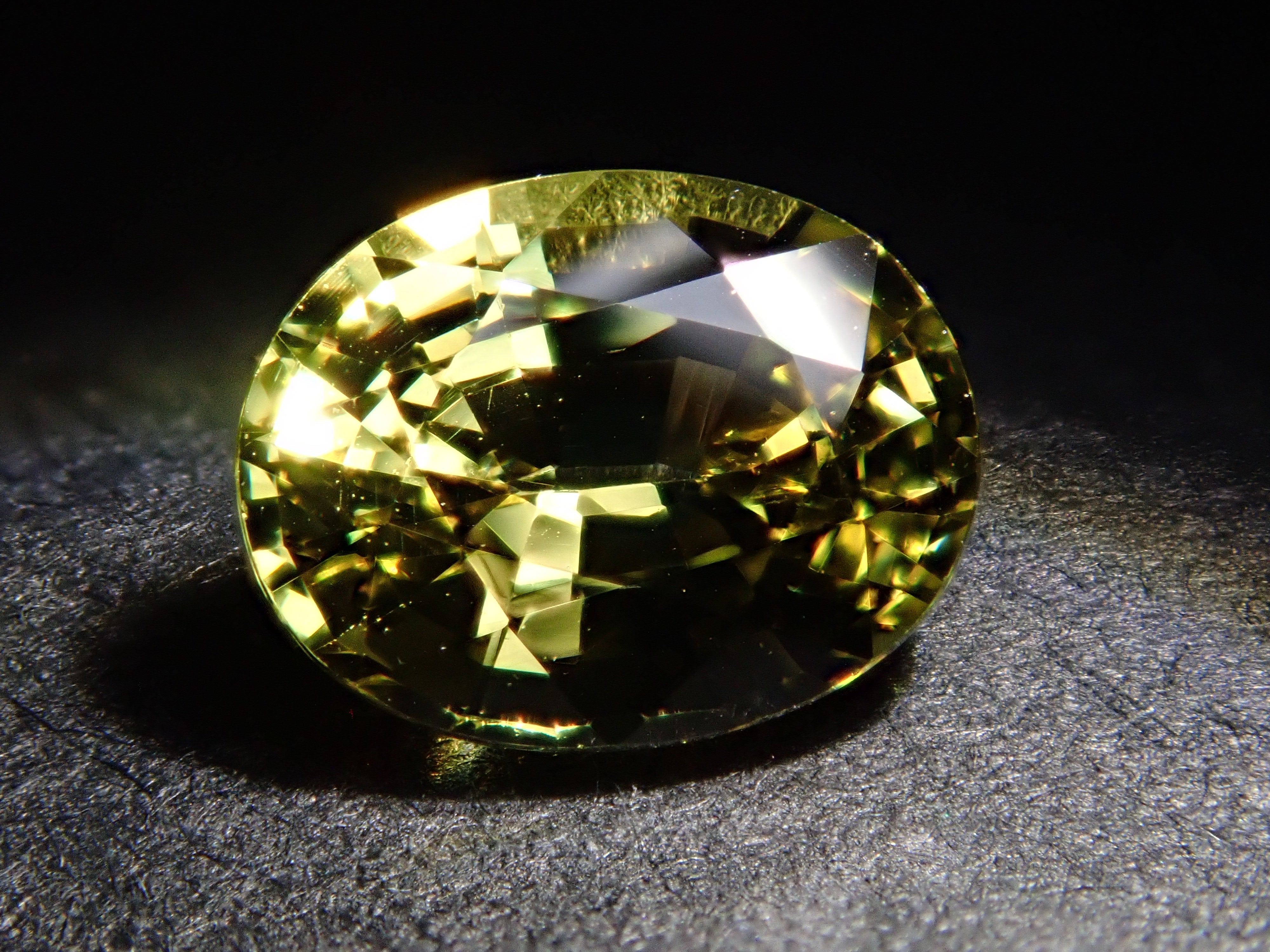 マリガーネット（グロッシュラー/アンドラダイト・ガーネット） 0.811