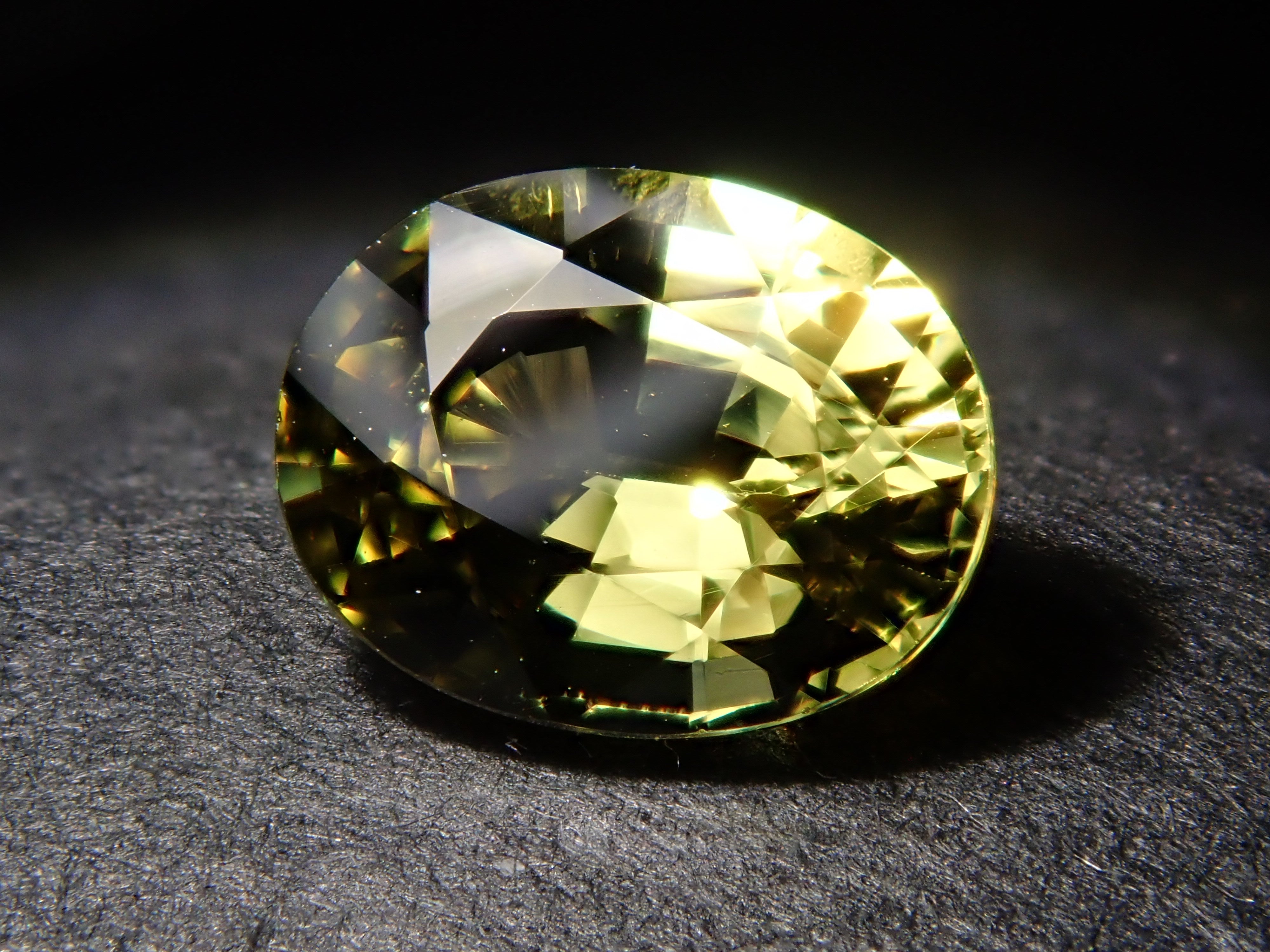 【12/12 22時販売】マリ共和国産マリガーネット（グロッシュラー/アンドラダイト・ガーネット） 0.811ctルース 鑑別書