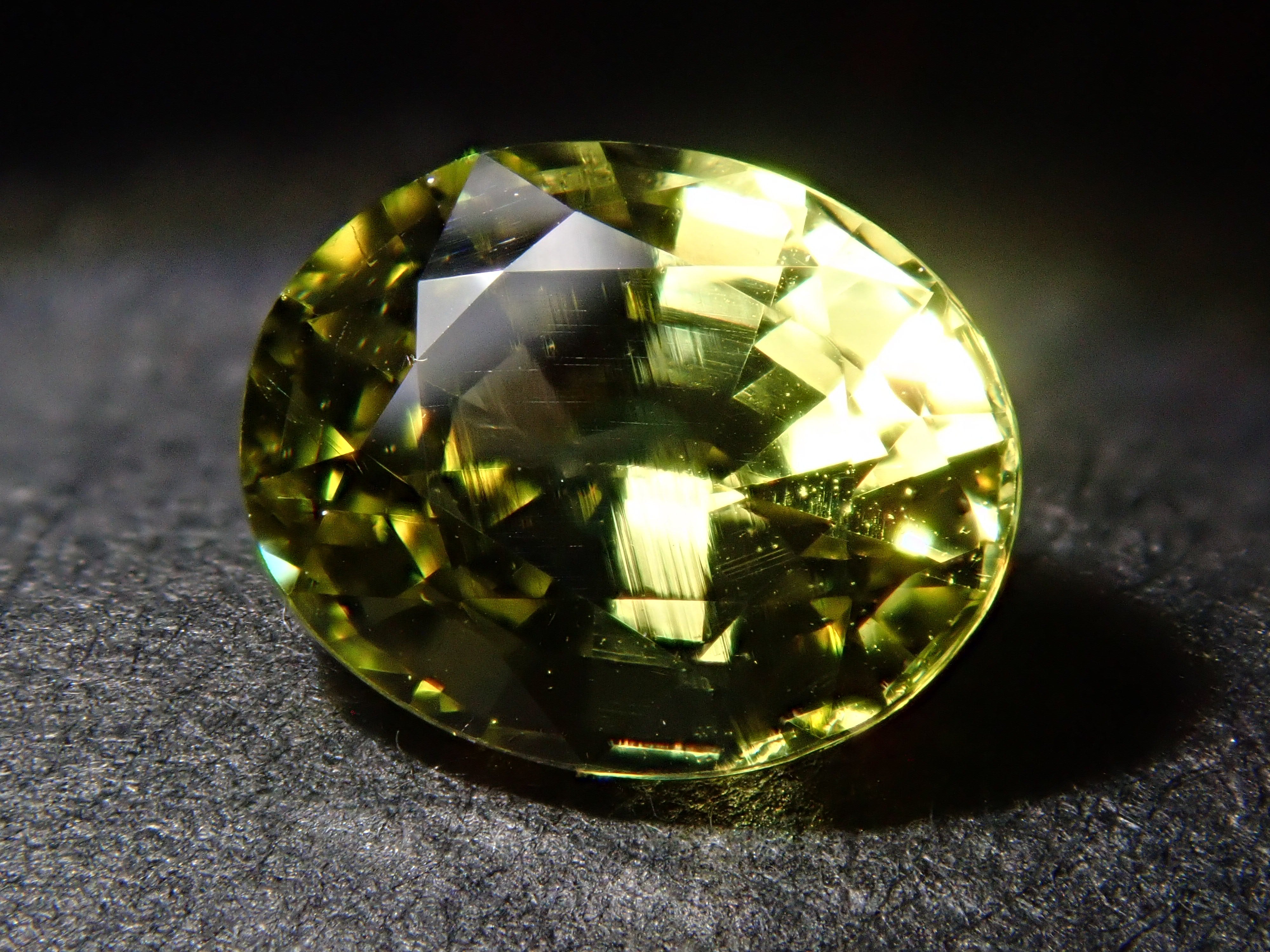 マリガーネット（グロッシュラー/アンドラダイト・ガーネット） 1.008