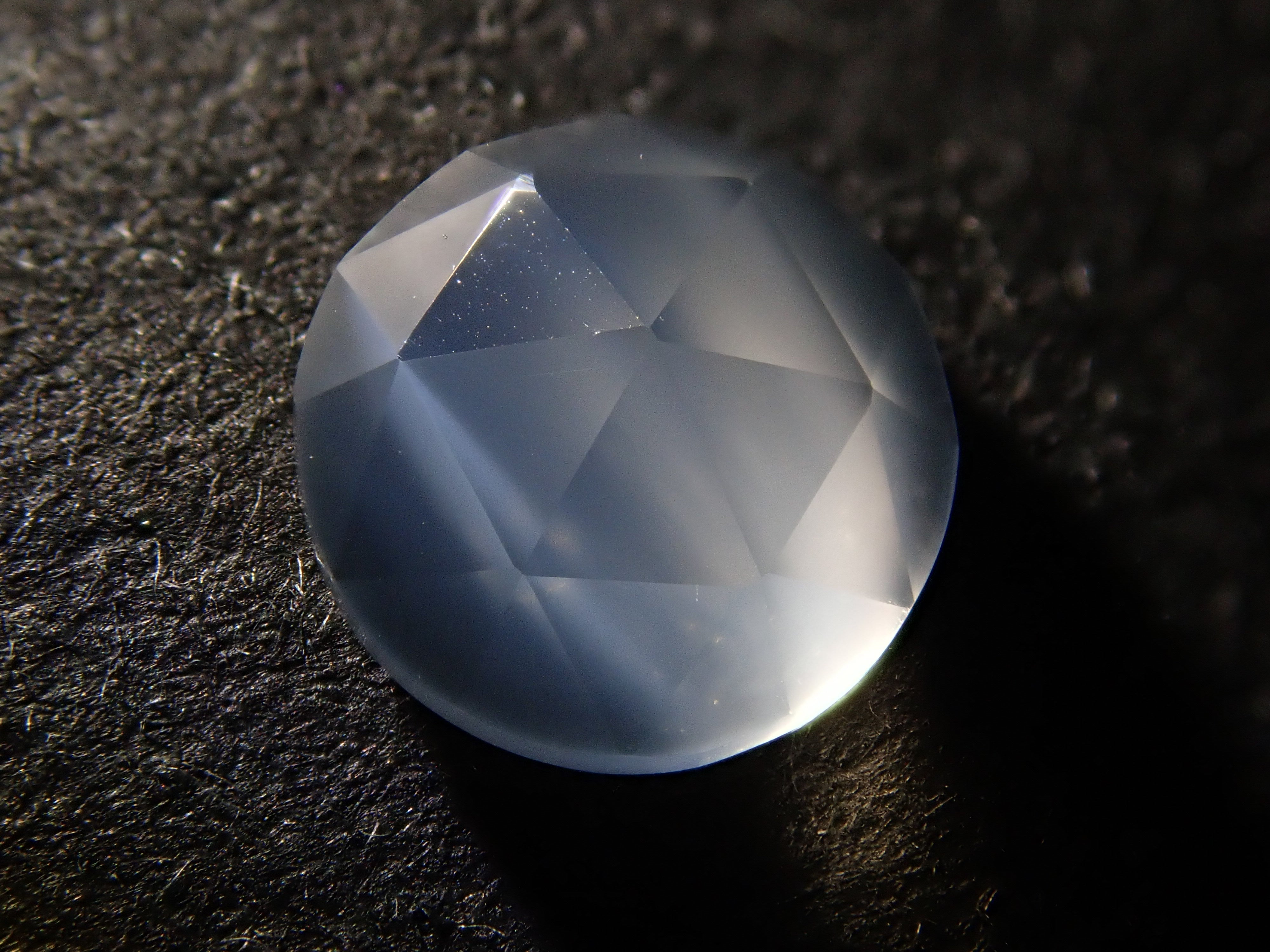 [12/10 22:00 Sale] Indian Moonstone 6.1mm/0.878ct Loose Stone (Rose Cut)