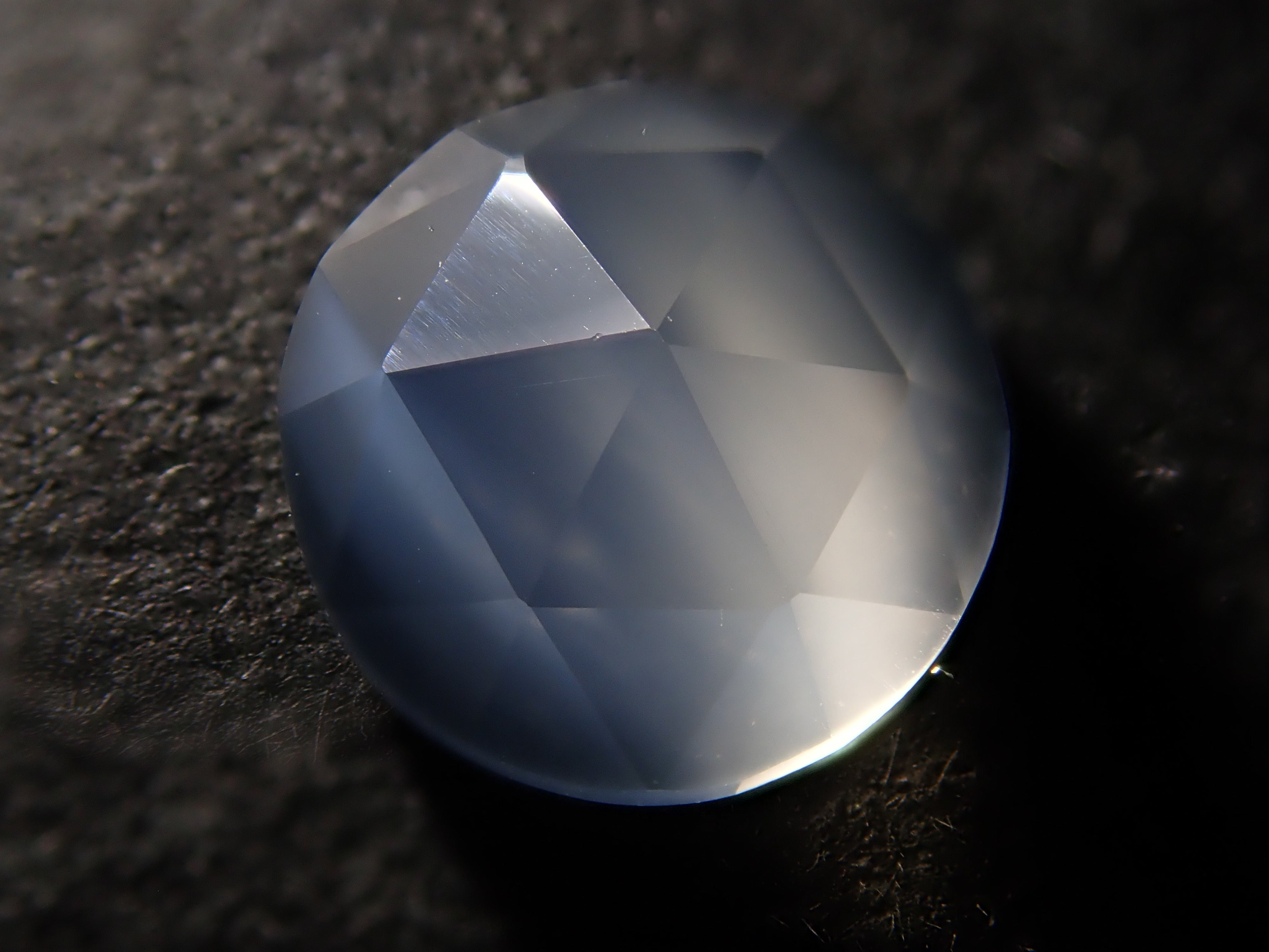 [12/10 22:00 Sale] Indian Moonstone 6.1mm/0.878ct Loose Stone (Rose Cut)