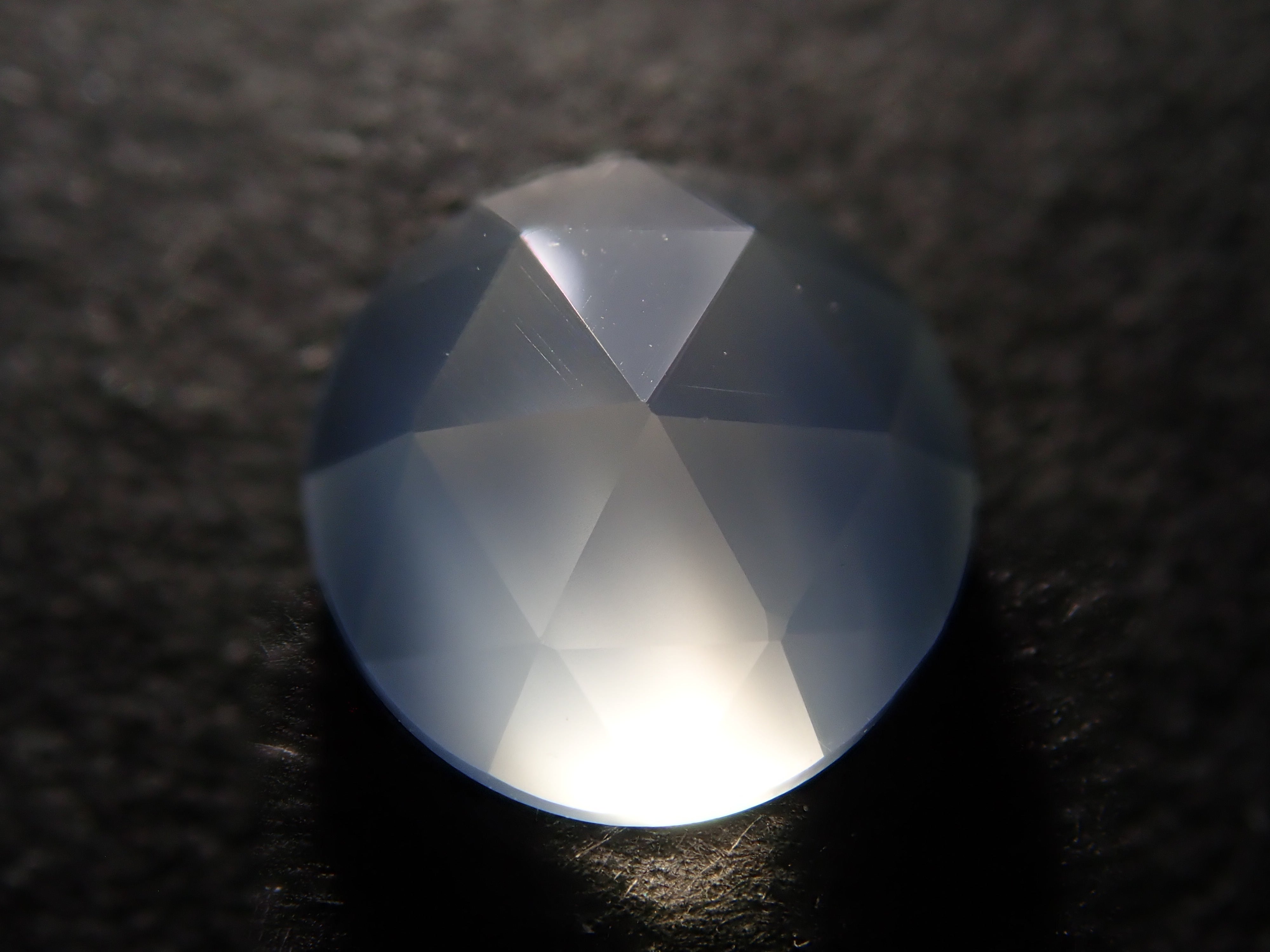 [12/10 22:00 Sale] Indian Moonstone 6.1mm/0.878ct Loose Stone (Rose Cut)