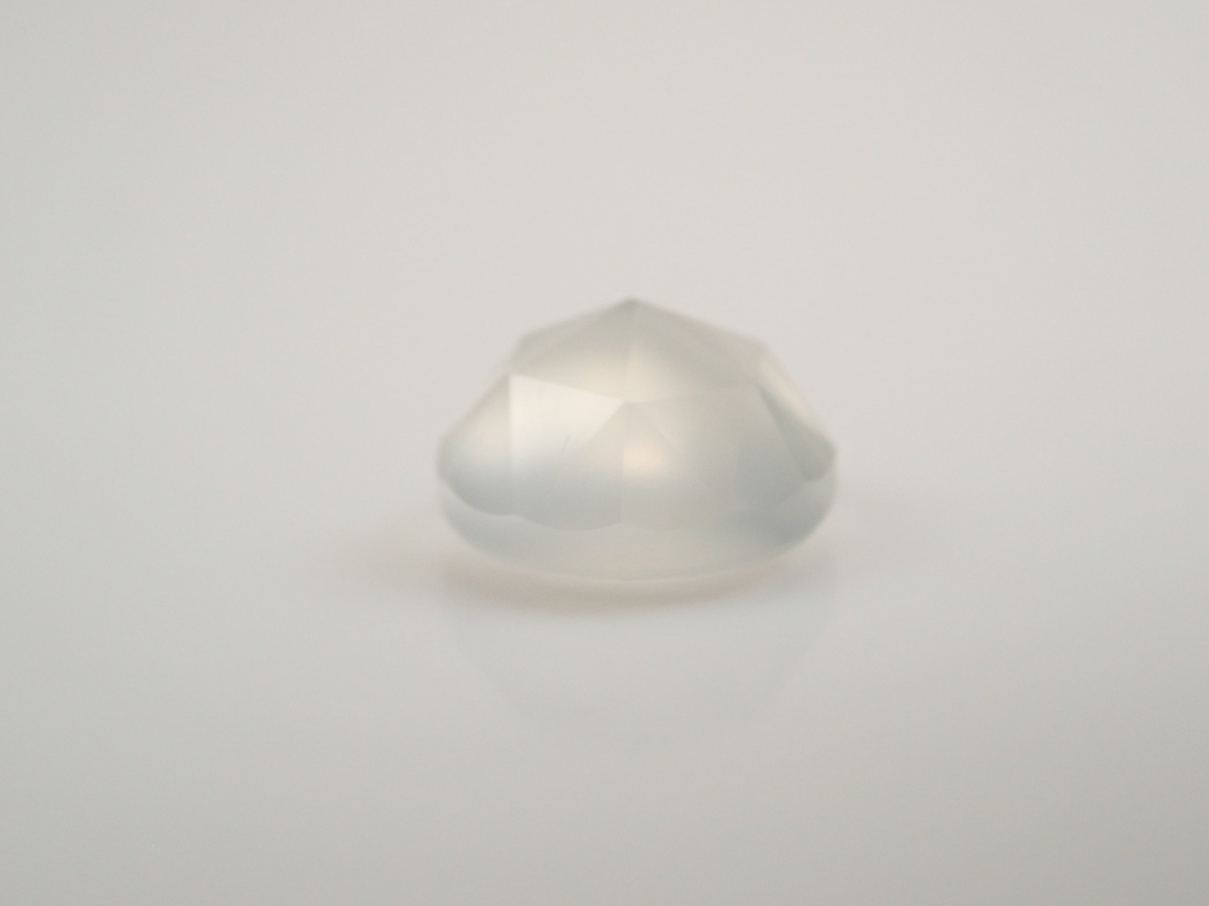 インド産ムーンストーン 6.1mm/0.878ctルース（ローズカット）