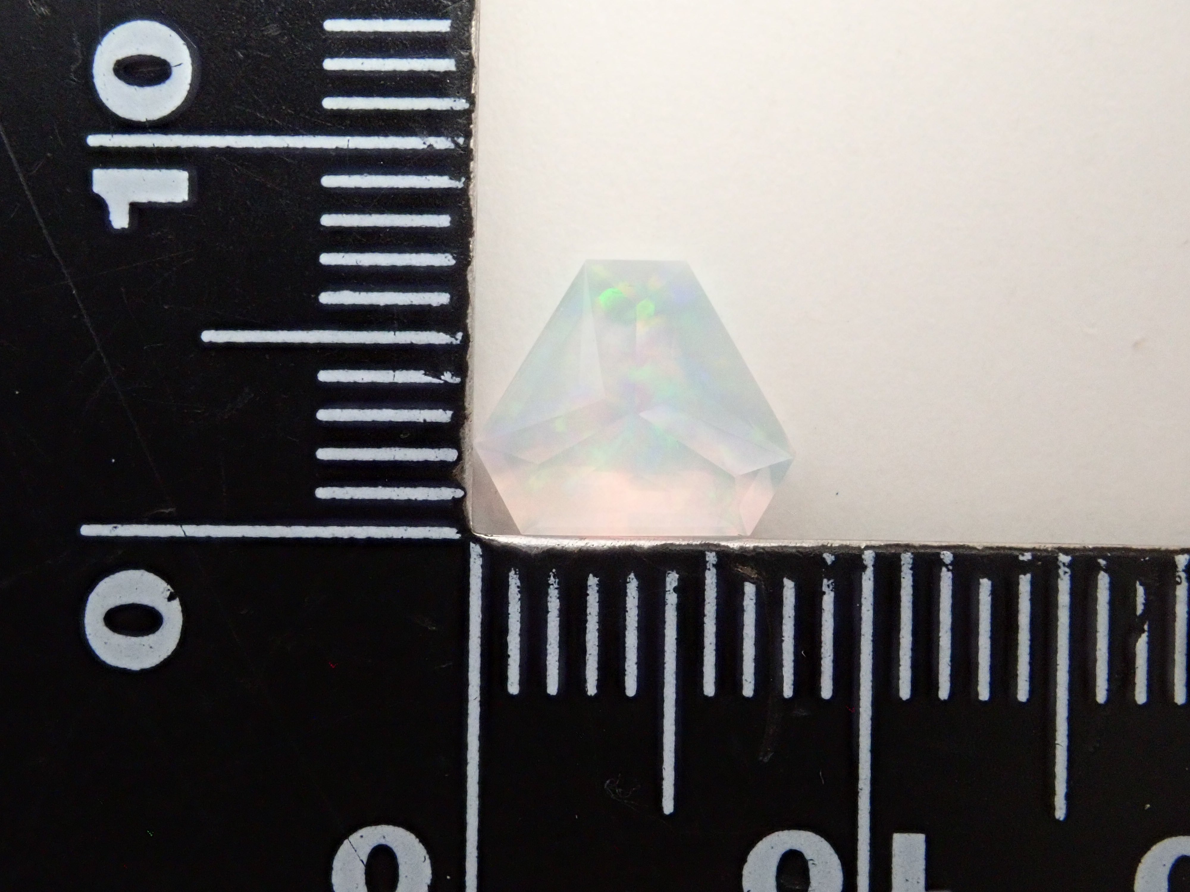 【12/12 22時販売】合成オパール 0.856ctルース（合成ウォーターオパール）