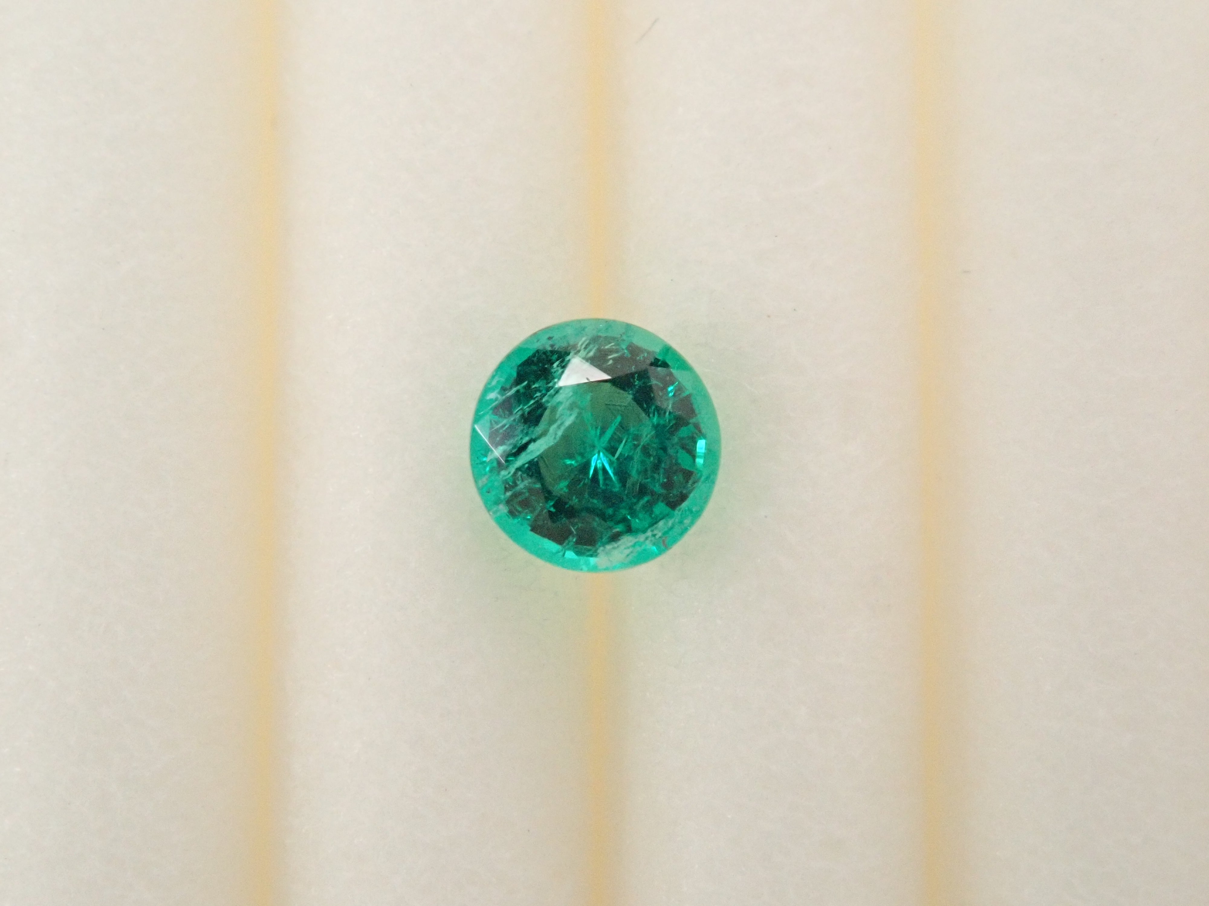 【12/10 22時販売】コロンビア産エメラルド 3.0mm/0.098ctルース