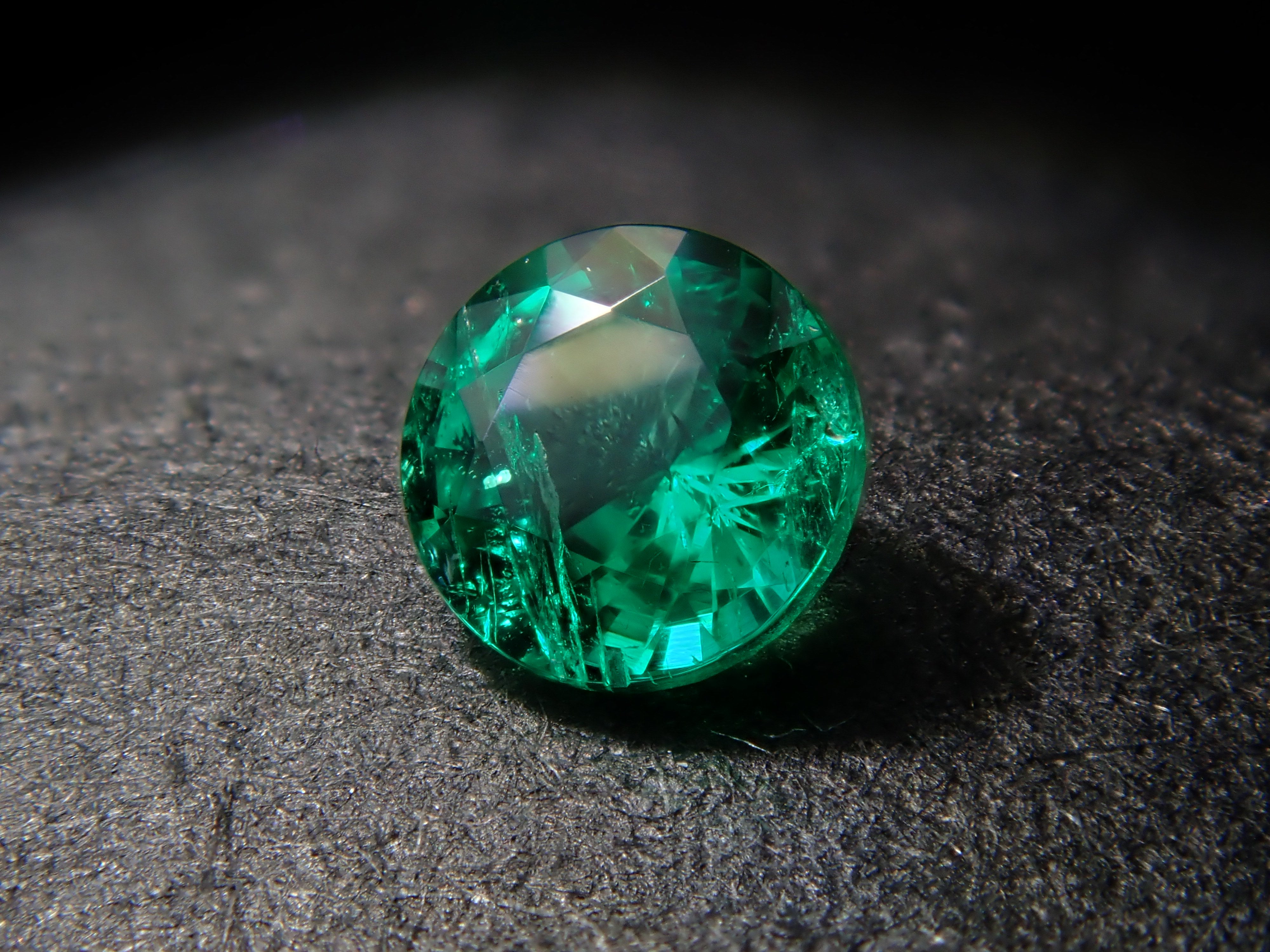 【12/10 22時販売】コロンビア産エメラルド 3.0mm/0.098ctルース