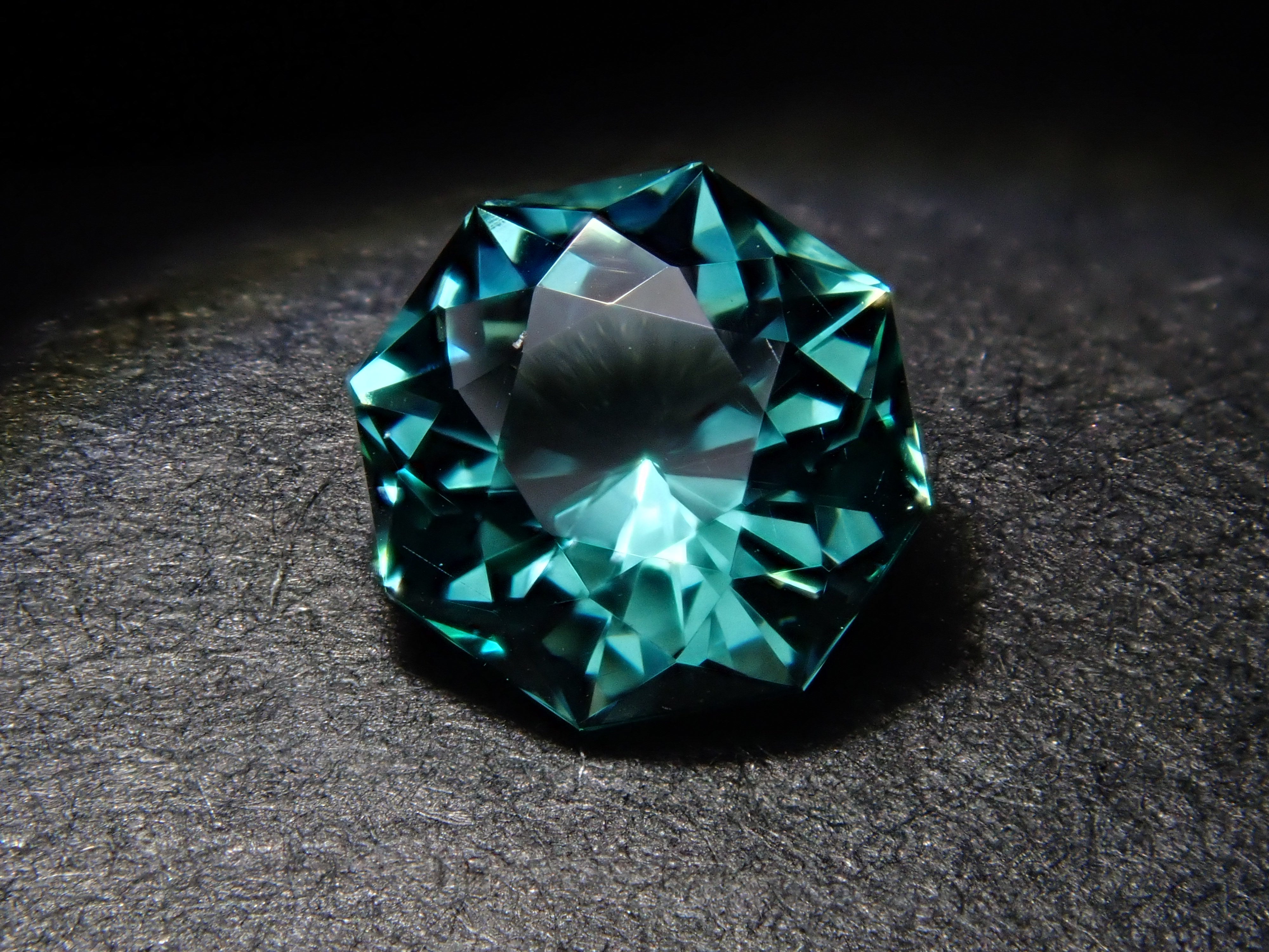 Synthetic quartz 0.430ct loose stone