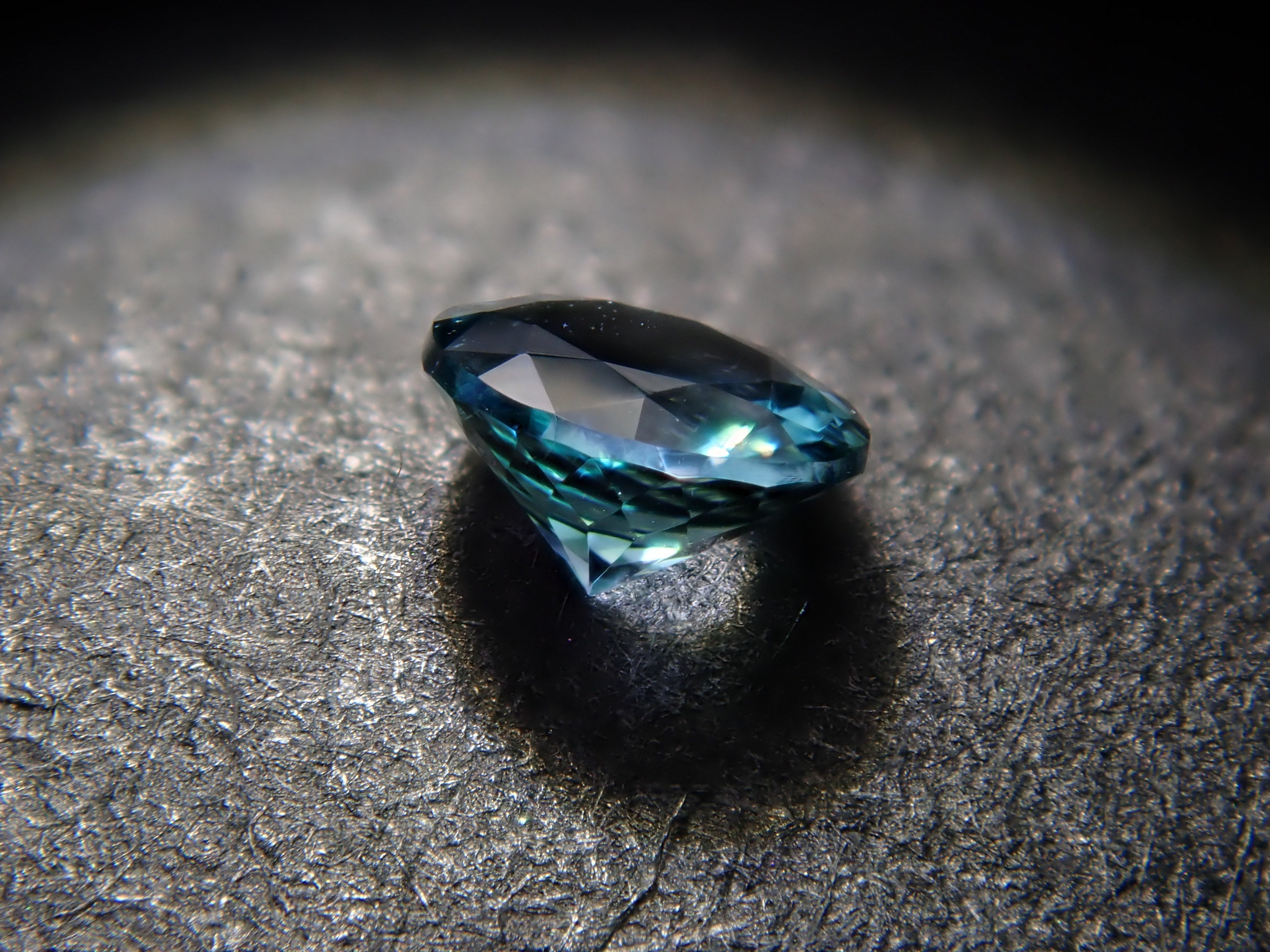 コーネルピン ルース コーネルピン 2.5mmラウンドカット ルース 0.07ct