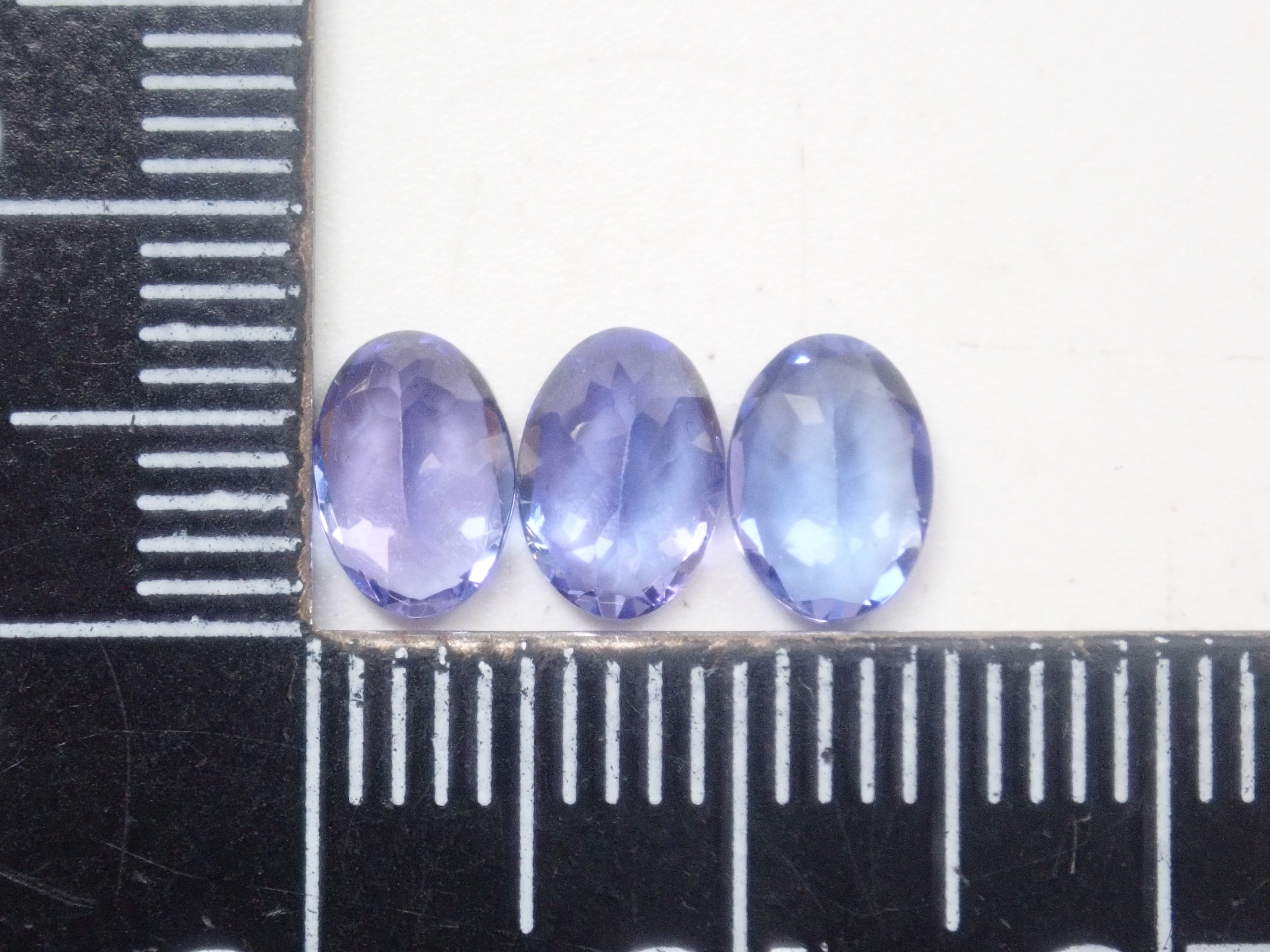 タンザニア産タンザナイト1石ルース（5×7mm,オーバルカット）《複数
