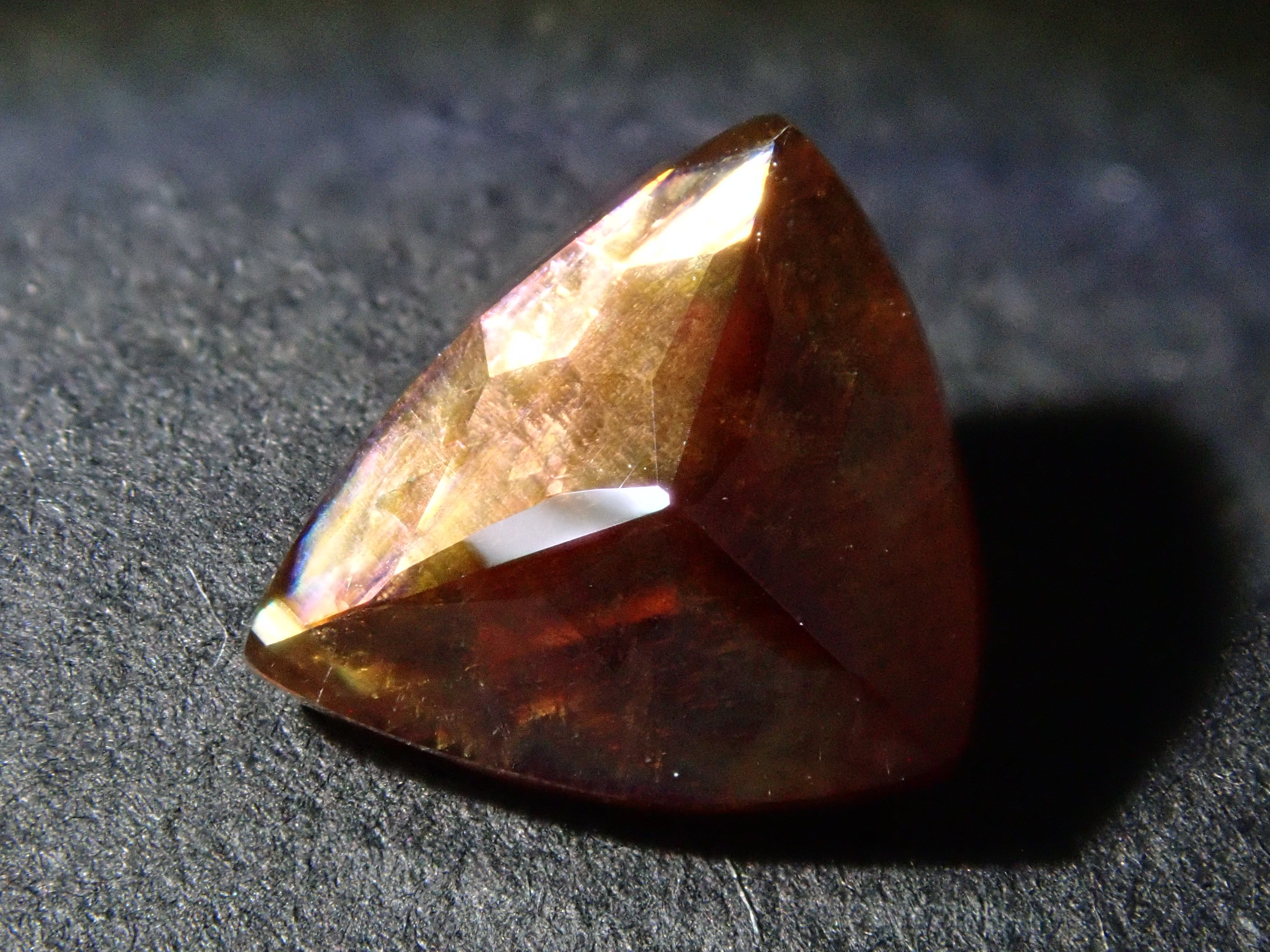 Rainbow Garnet (Andradite Garnet) 2.365ct Loose Stone from Tenkawa Village, Nara Prefecture