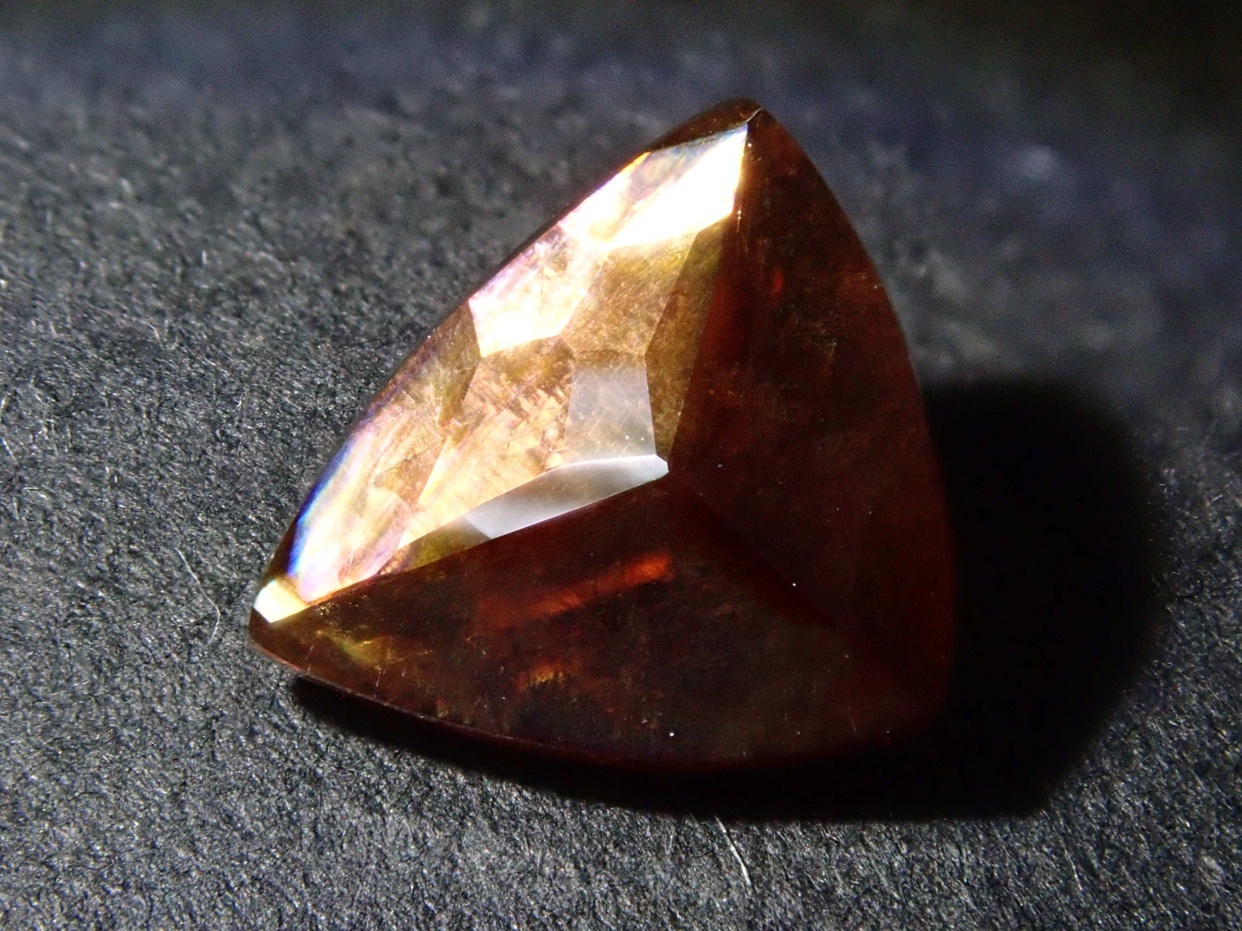 Rainbow Garnet (Andradite Garnet) 2.365ct Loose Stone from Tenkawa Village, Nara Prefecture