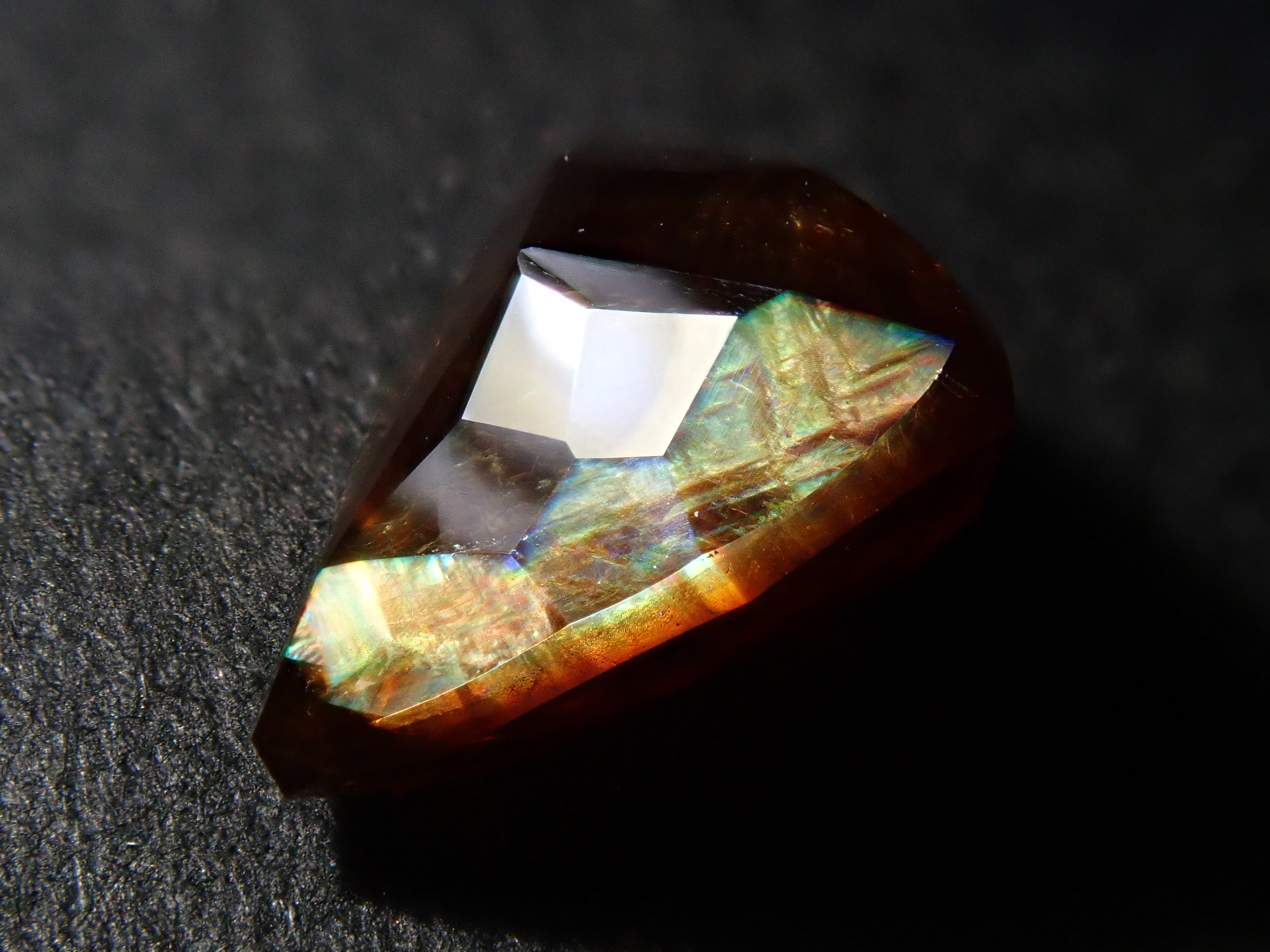 Rainbow Garnet (Andradite Garnet) 2.365ct Loose Stone from Tenkawa Village, Nara Prefecture