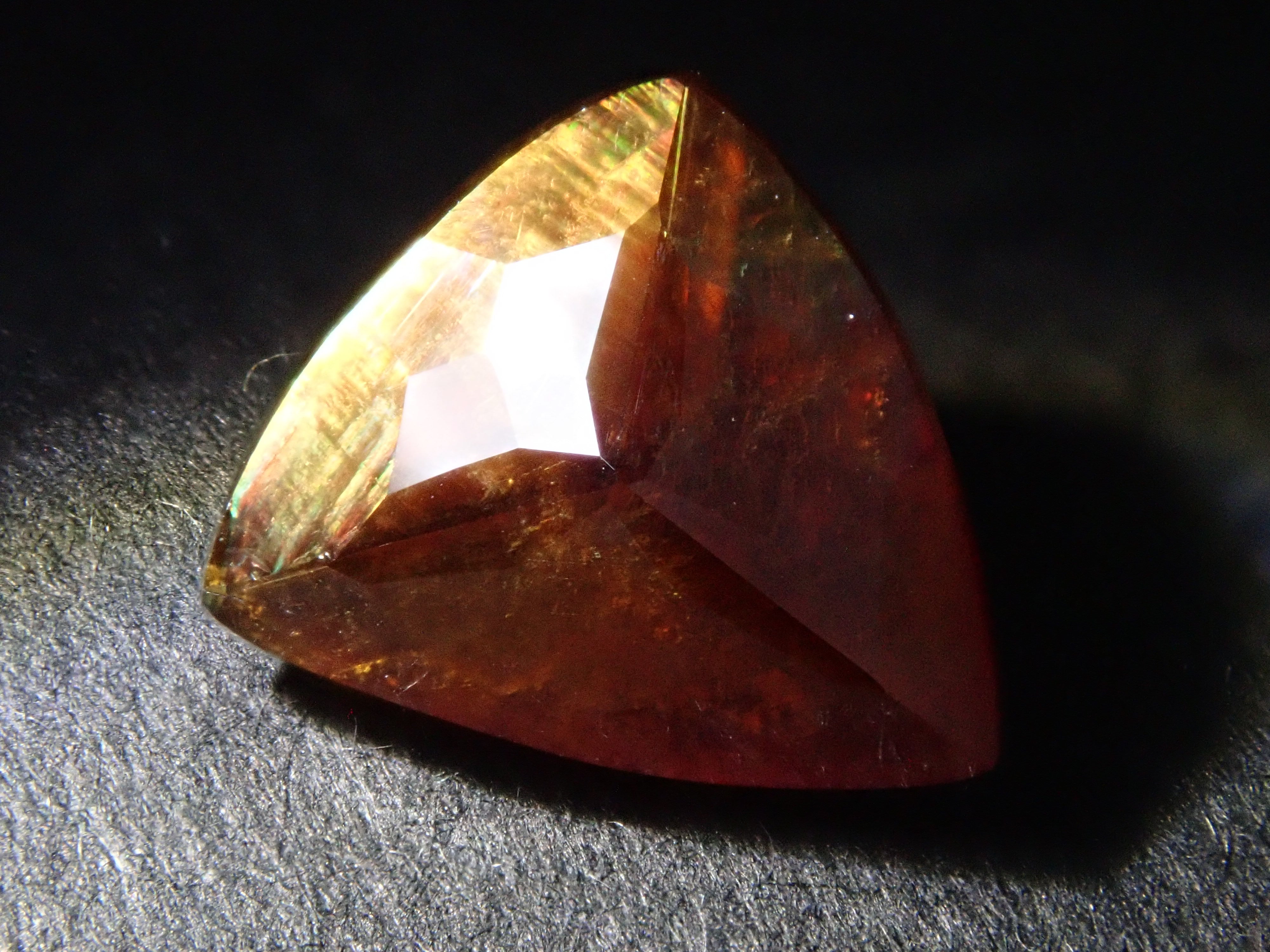 Rainbow Garnet (Andradite Garnet) 2.365ct Loose Stone from Tenkawa Village, Nara Prefecture