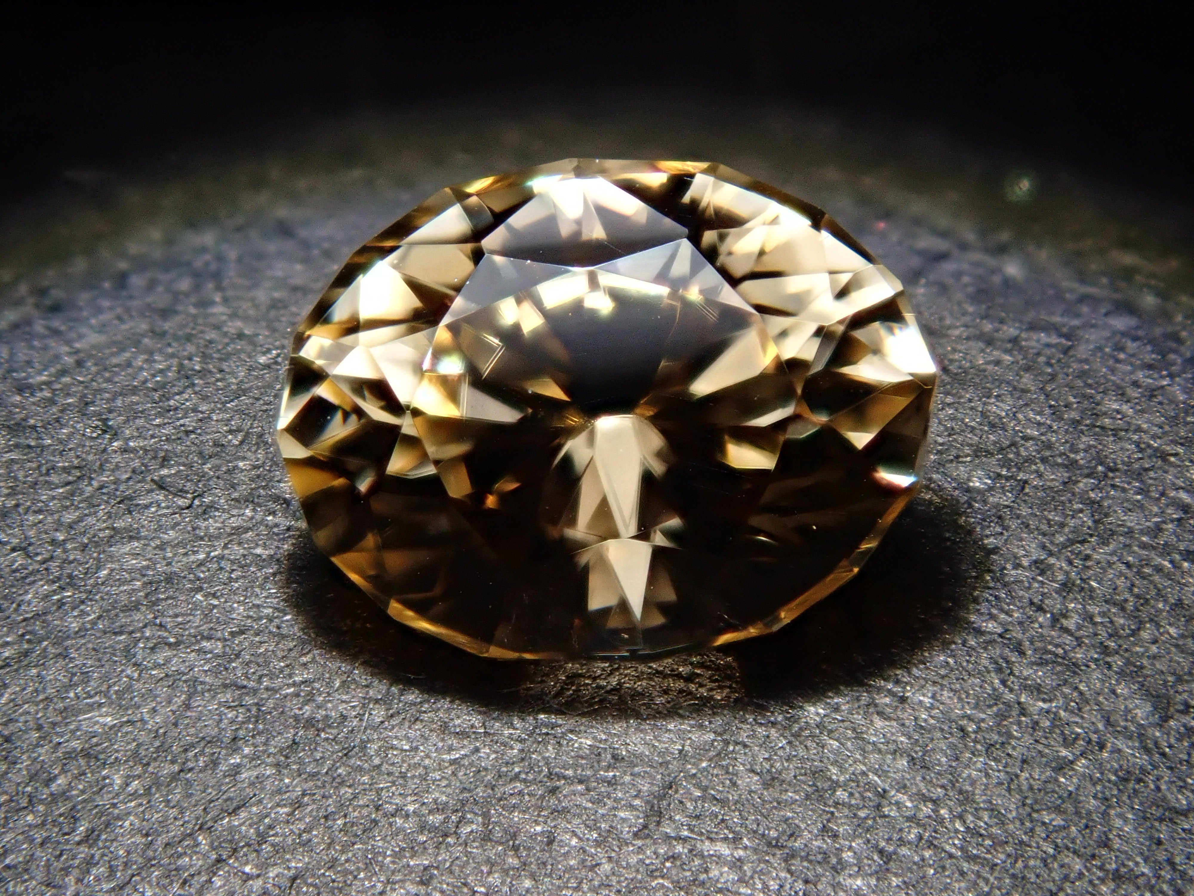 [12/9 22:00 Sale] Sinhalite from Sri Lanka 0.658ct Loose Stone