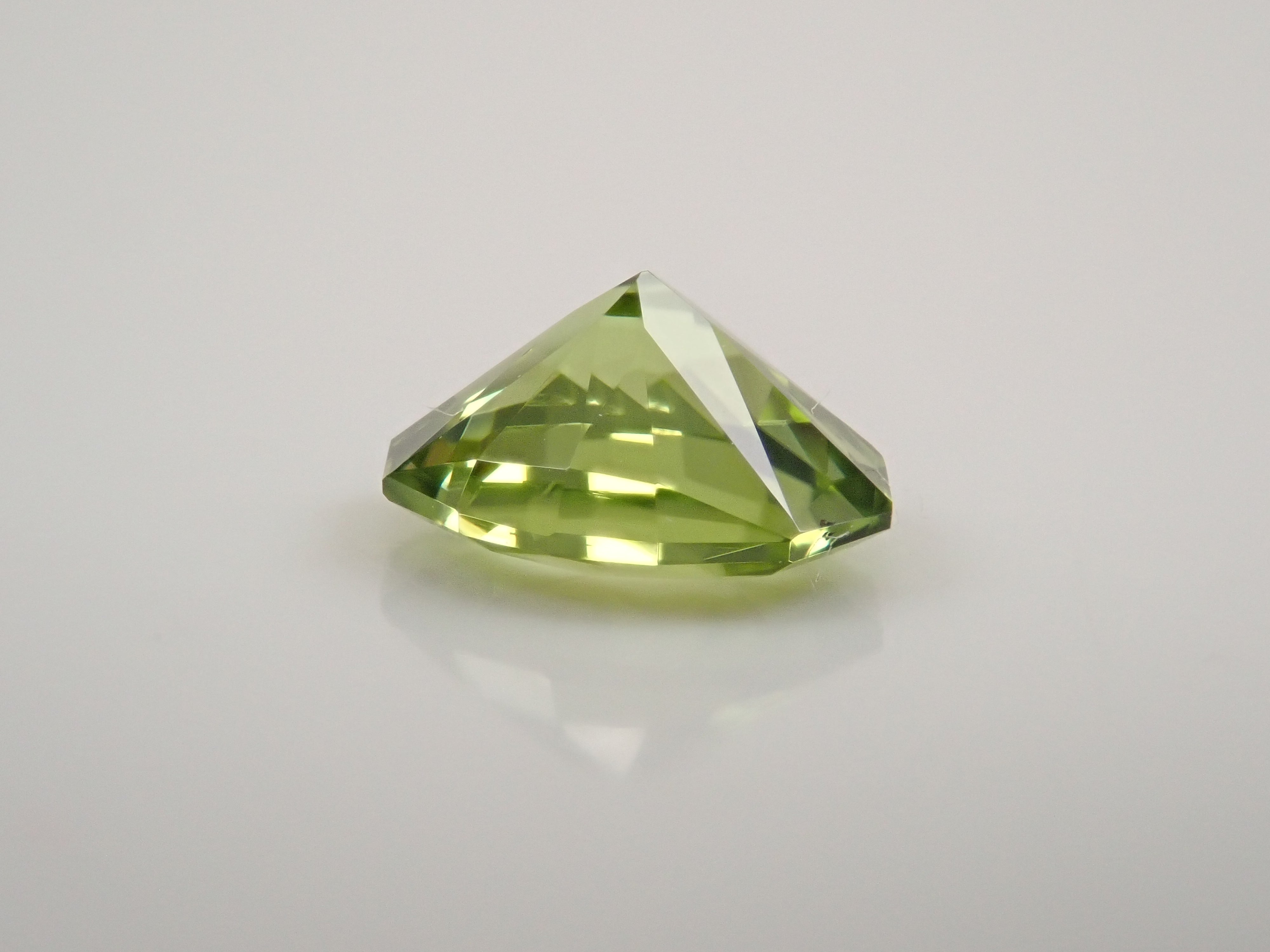 【12/9 22時販売】アメリカ産ペリドット 0.855ctルース（リリーパッドインクルージョン）