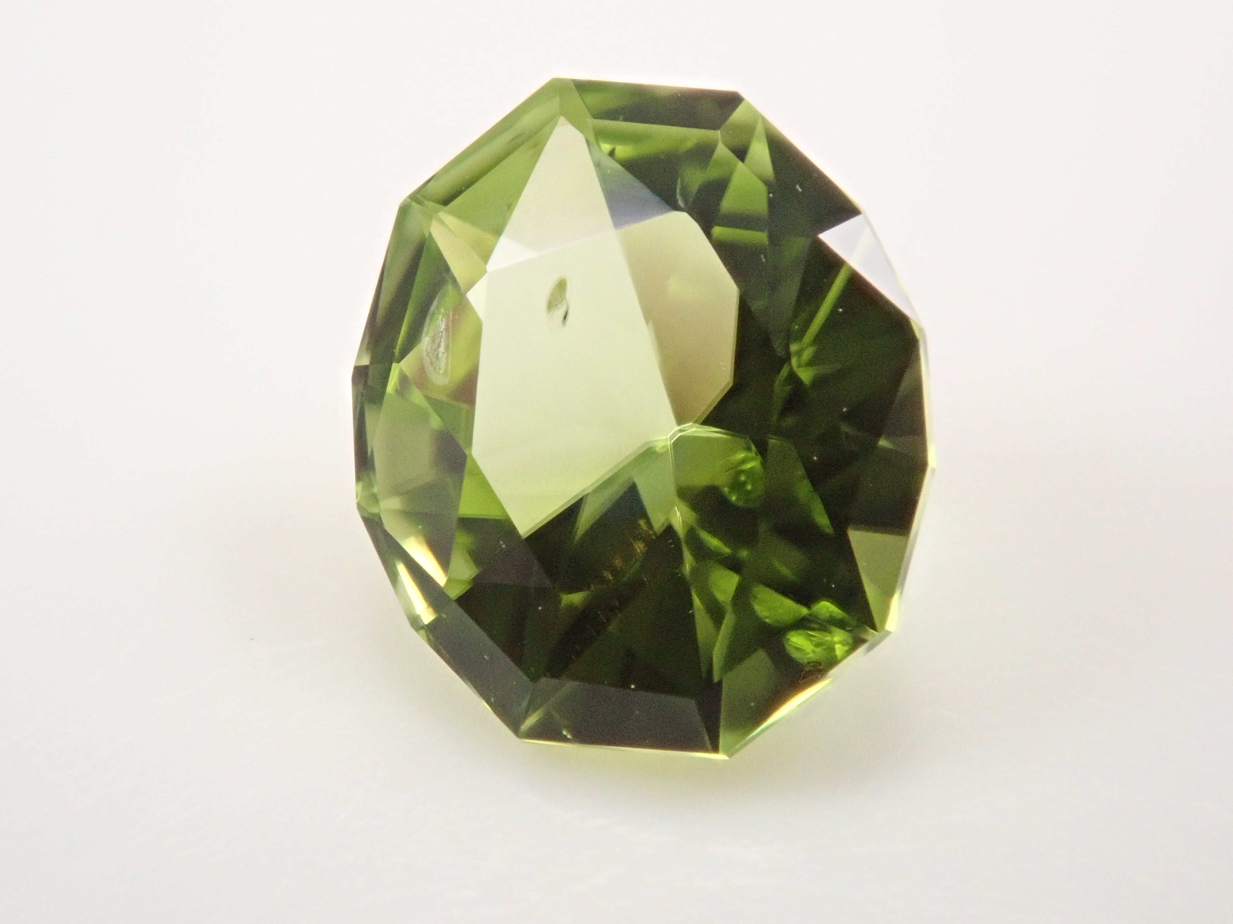 【12/9 22時販売】アメリカ産ペリドット 0.855ctルース（リリーパッドインクルージョン）