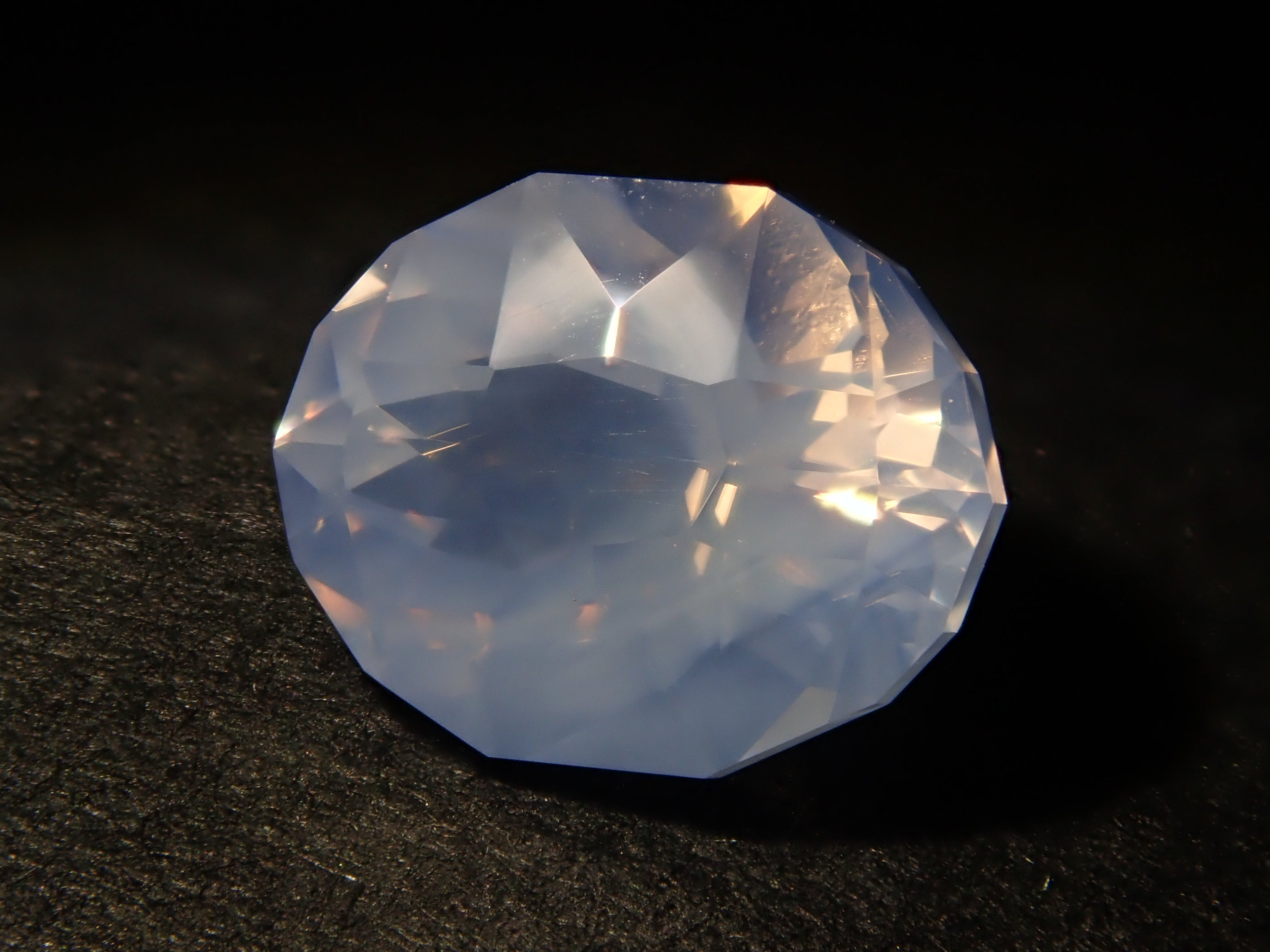 【12/9 22時販売】ブラジル産ラベンダークォーツ（スコロライト） 0.994ctルース