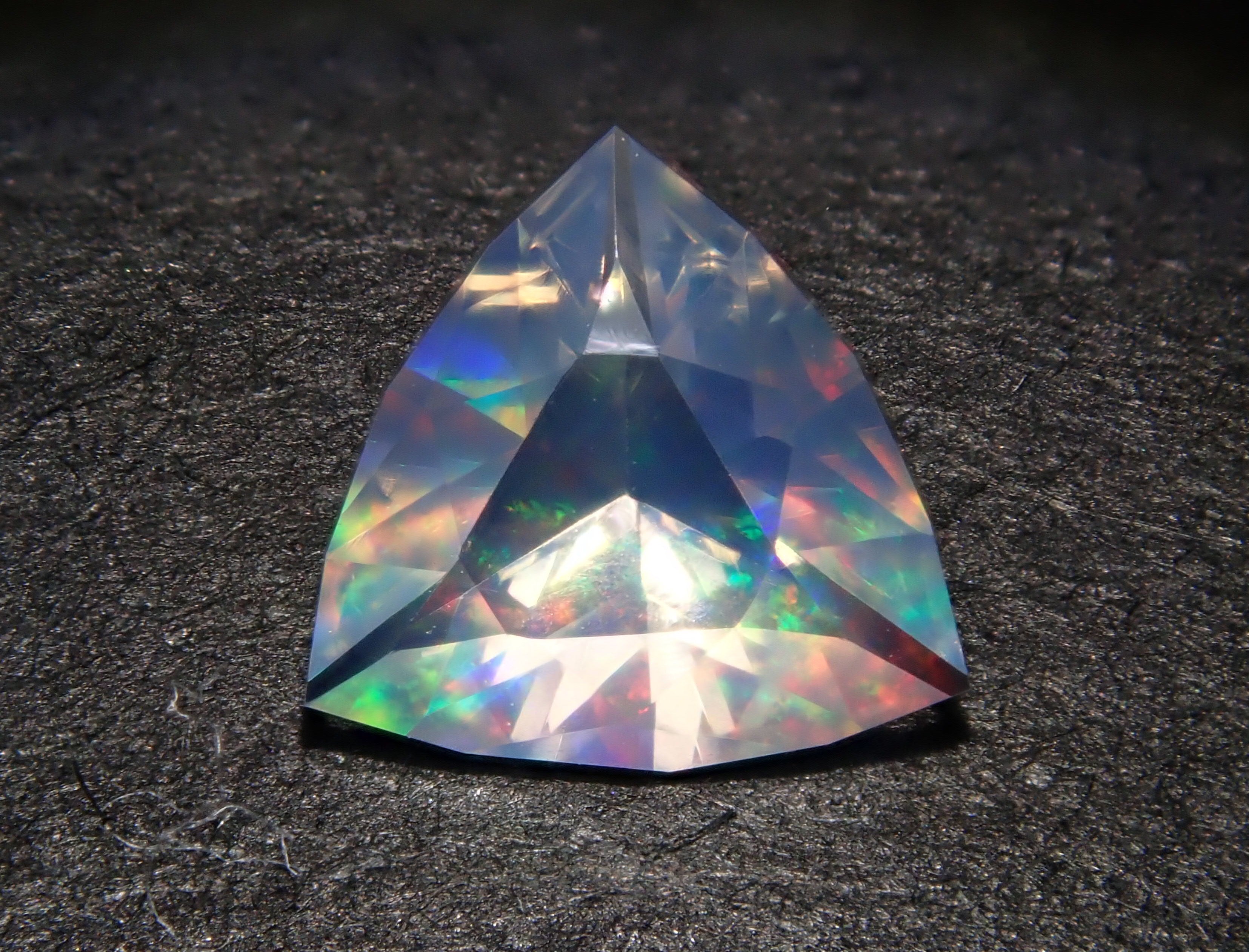 本日限定価格　ブラックオパール トリリアントカット ペンダントトップ 本日の新着商品【カラッツSTORE】