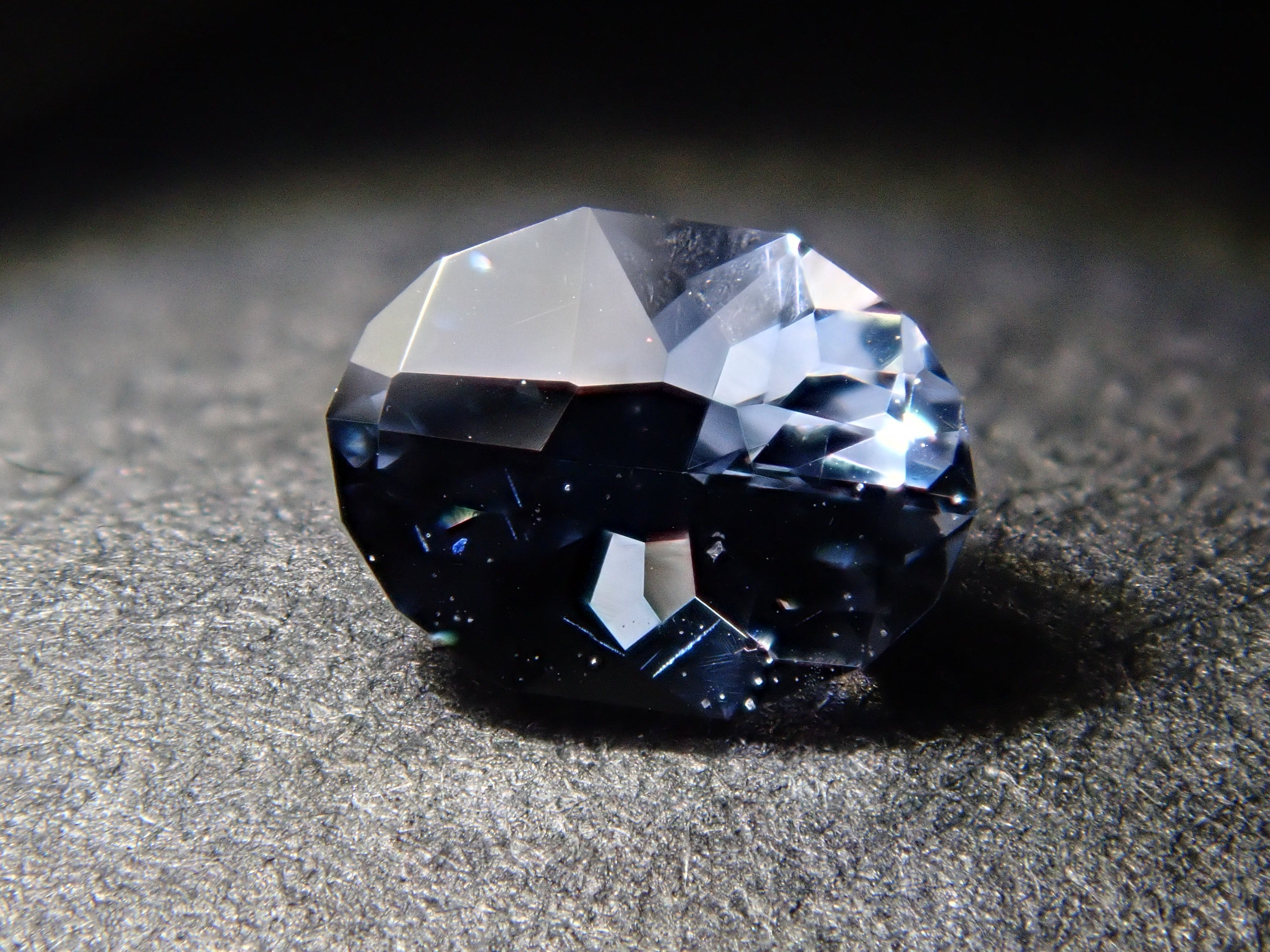 [12561445] Spinel 0.310ct Loose Stone