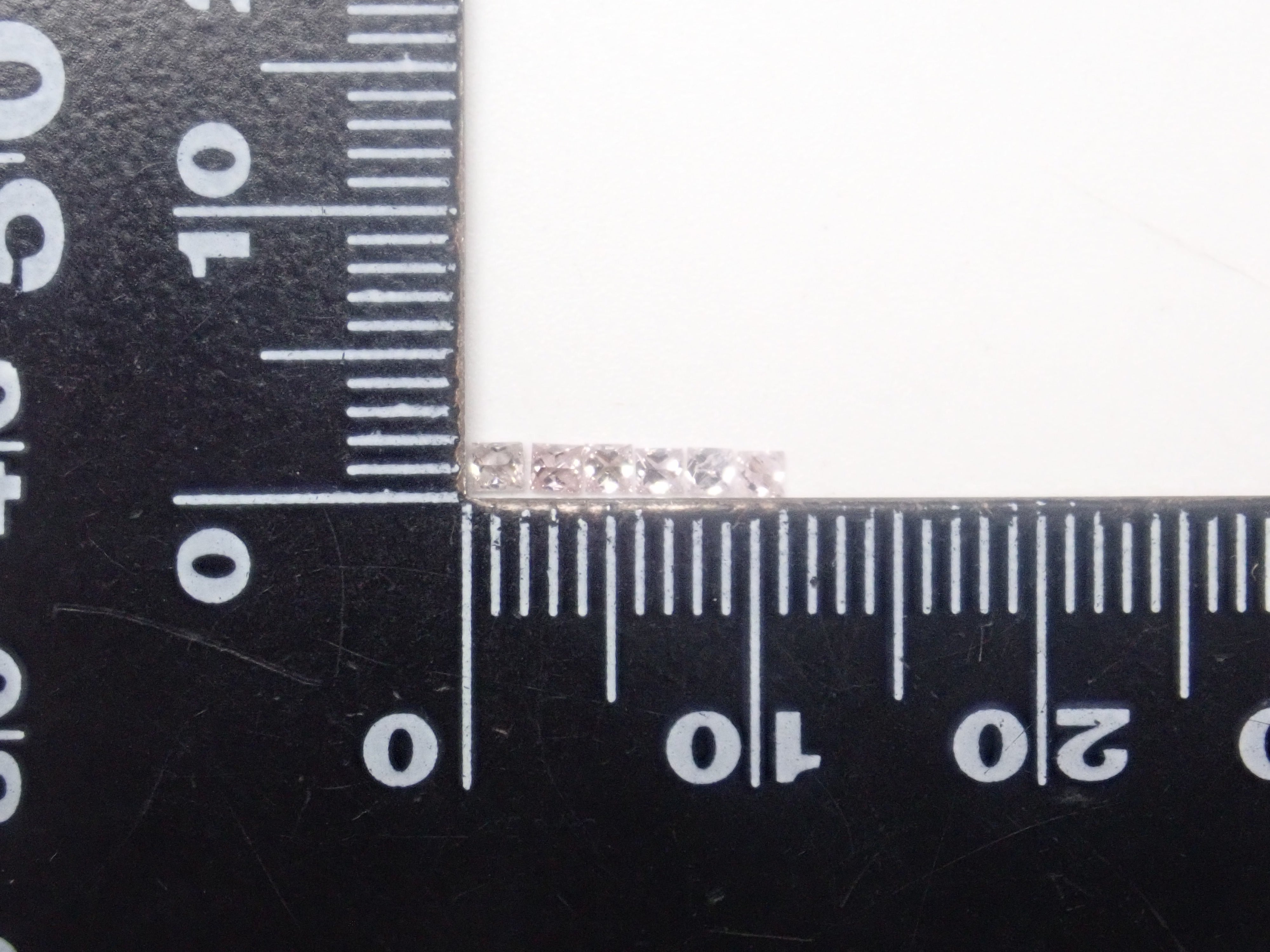 【12/6 22時販売】《限定20石》通常7万円のFANCY DEEPのピンクダイヤモンド0.072ctを含むダイヤガチャ💎VSクラス相当のアイスブルーダイヤモンドなど《複数購入割引有》