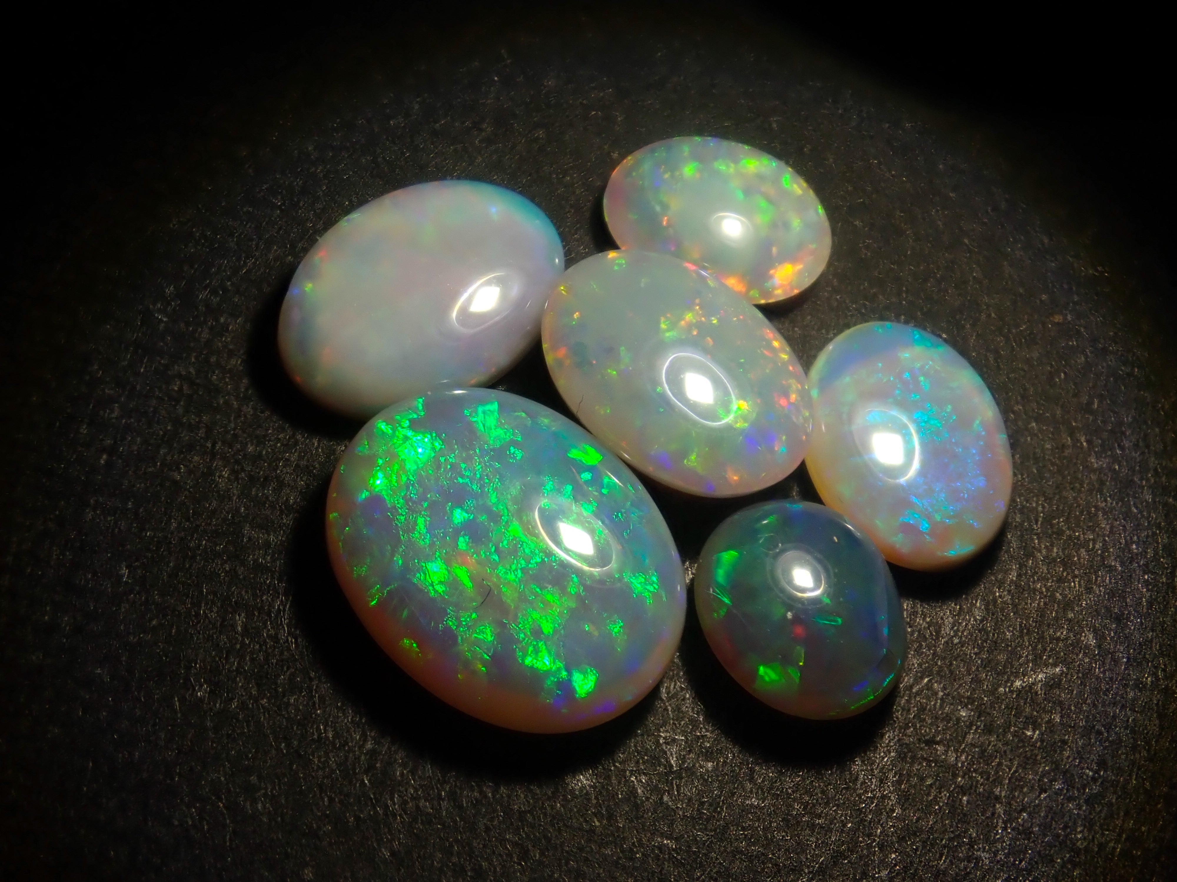 【12/13 22時販売】《限定9石》オーストラリア産ブラックオパール（セミブラックオパール含む）ガチャ1石ルース（おまけホワイトオパール1石付き）《複数購入割引有》