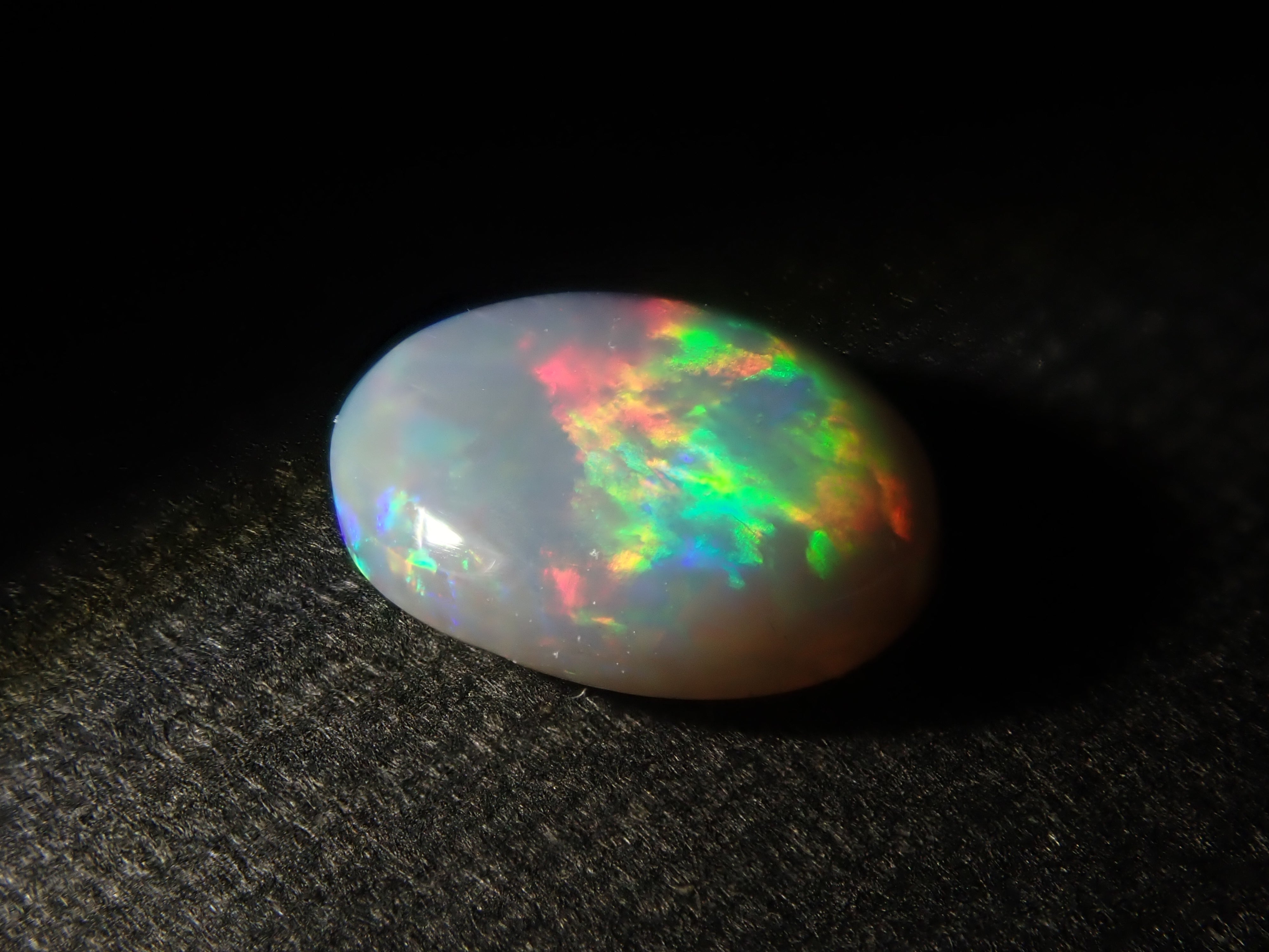 【12/13 22時販売】《限定9石》オーストラリア産ブラックオパール（セミブラックオパール含む）ガチャ1石ルース（おまけホワイトオパール1石付き）《複数購入割引有》