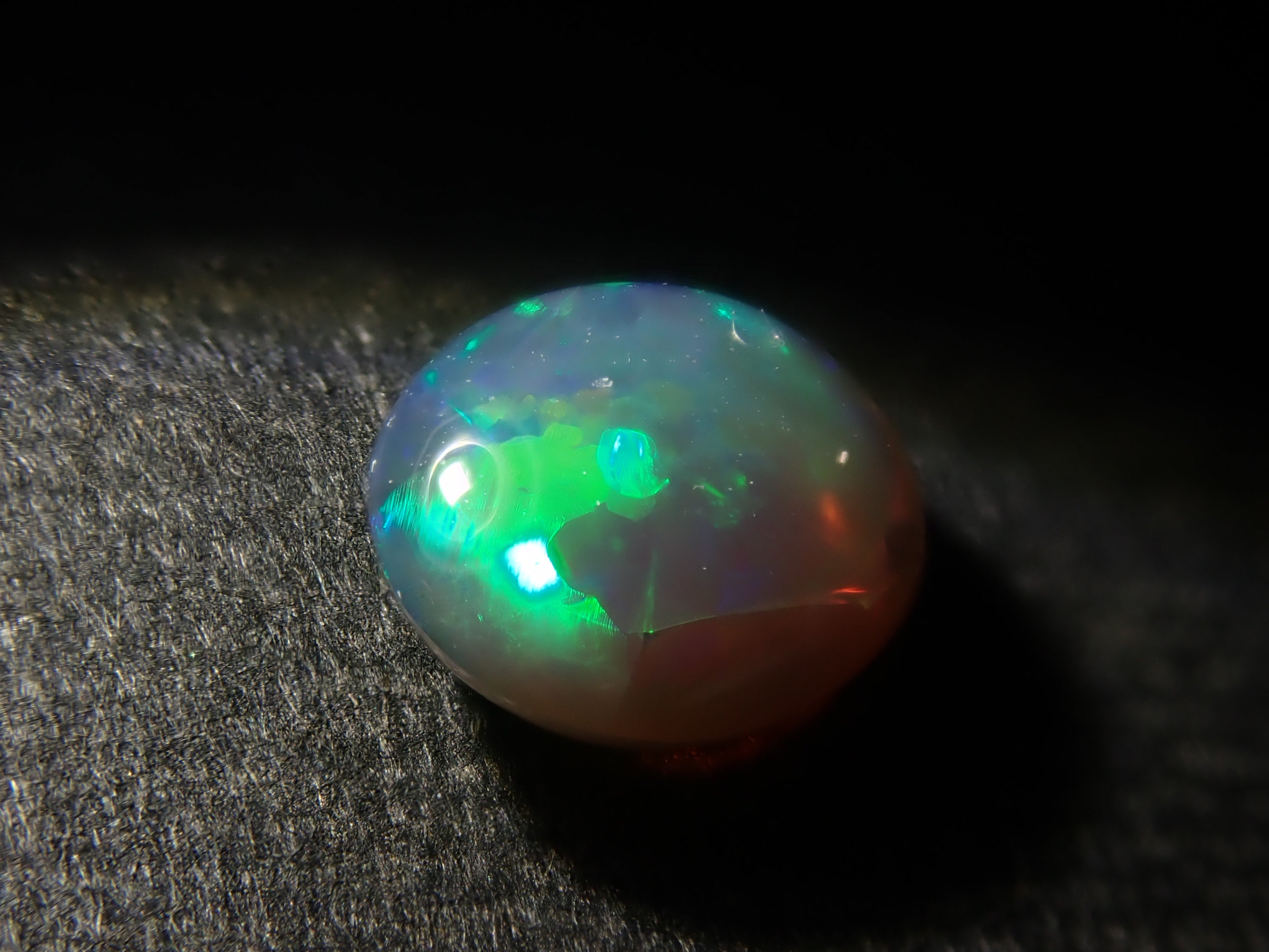 【12/13 22時販売】《限定9石》オーストラリア産ブラックオパール（セミブラックオパール含む）ガチャ1石ルース（おまけホワイトオパール1石付き）《複数購入割引有》